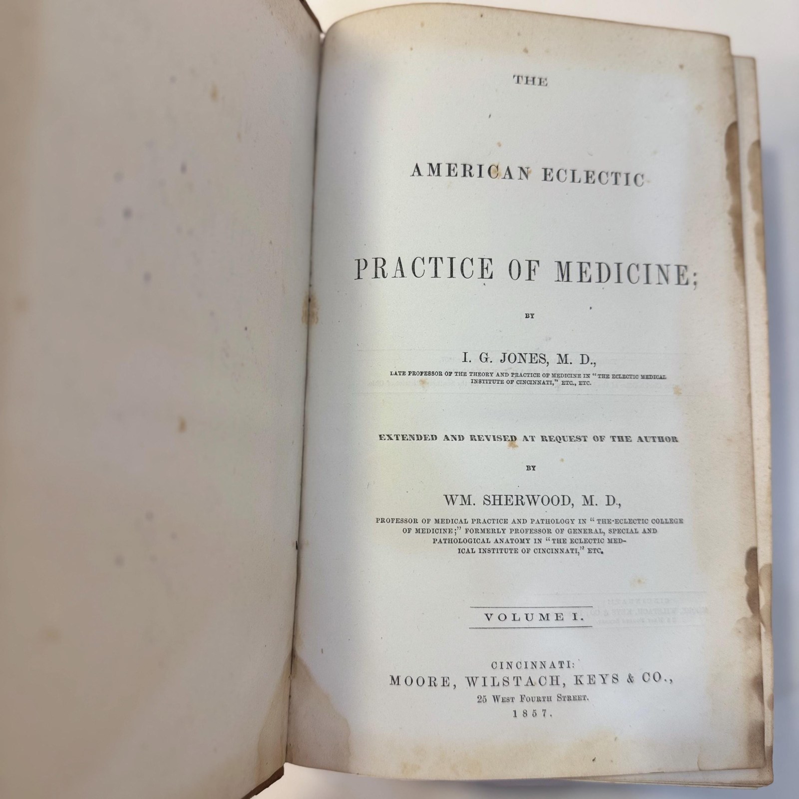 American Eclectic Practice of Medicine : Extended and Revised at Request of the Author — photograph 2.