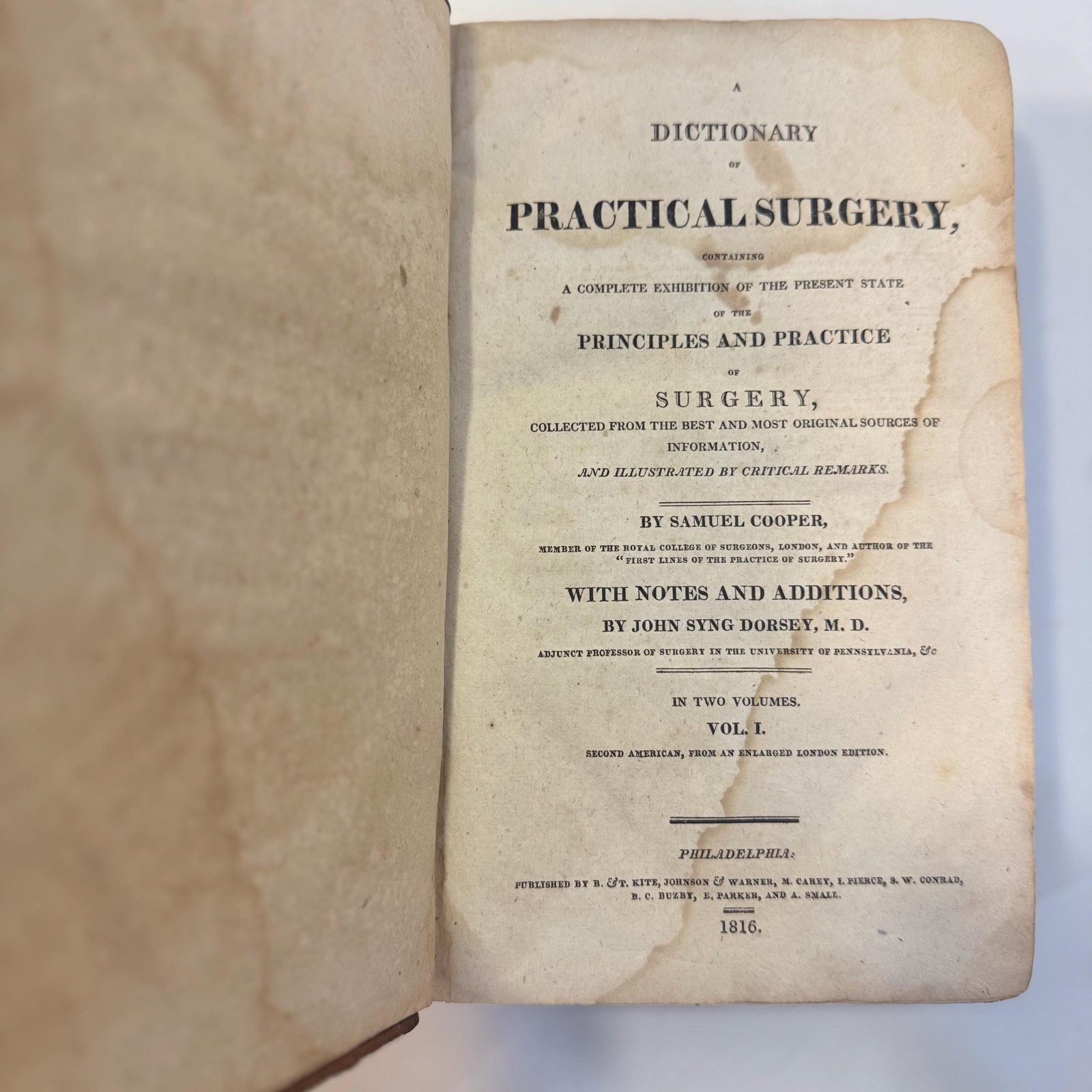 Dictionary of Practical Surgery, containing a complete exhibition of the present state of the principles and practice of Surgery, collected From the best and most original sources of information, and illustrated by critical remarks. — photograph 3.
