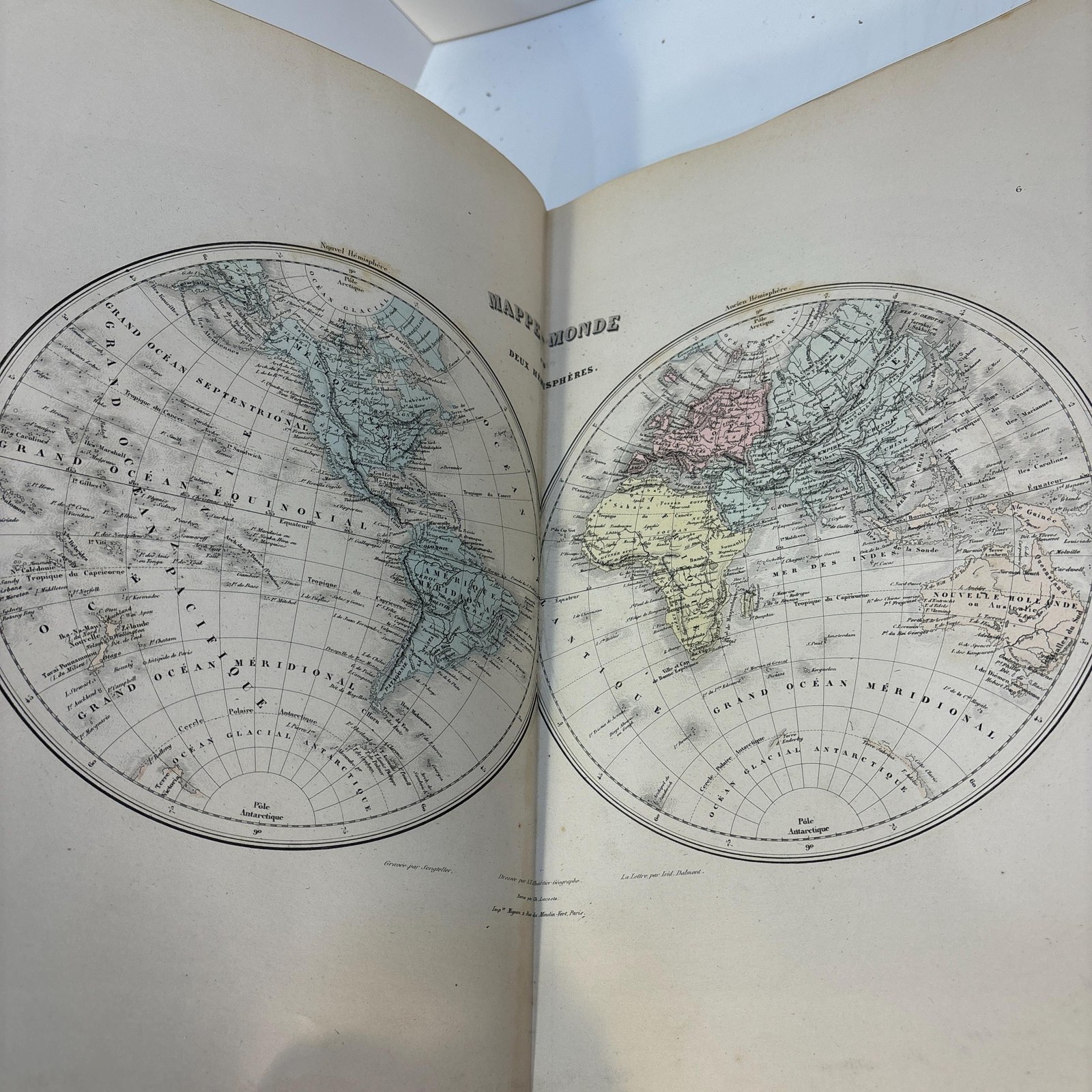 Géographie Universelle Atlas Migeon MM. Desbuissons, A.-T. Chartier, A. Vuillemin, L. Thuillier, Ch. Lacoste Historique, Scientifique, Industriel Et Commercial Comprenant La Géographie, L'Histoire La Statistique, Etc. D'après les Documents authentiques les plus récents Avec Texte Explicatif Précédant chaque carte Sous la direction de M. J. Migeon . Translated: Universal Geography Migeon Atlas By Messrs. Desbuissons, A.-T. Chartier, A. Vuillemin, L. Thuillier, and Ch. Lacoste A Historical, Scientific, Industrial, and Commercial Atlas Comprising Geography, History, Statistics, Etc. Based upon the most recent authentic documents With Explanatory Text Preceding each map Under the direction of Mr. J. Migeon French Language — photograph 4.