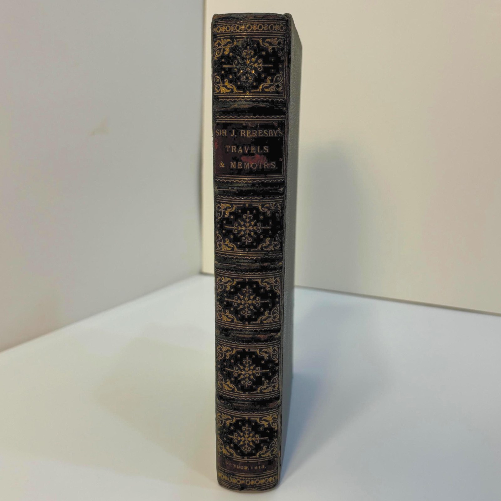 The Travels and Memoirs of Sir John Reresby, Bart. The Former (Now First Published) Exhibiting a View of The Governments and Society in The Principal States and Courts of Europe, During the Time of Cromwell's Usurpation; The Latter Containing Anecdotes, and Secret History, of the Courts of Charles II and James II. Illustrated with Forty Portraits, and Views of the Most Remarkable Persons and Places Mentioned. First Edition. — photograph 4.
