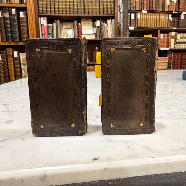 La Divina Commedia Di Dante; Dell' Inferno, Del Purgatorio, Del Paradiso in two small volumes, Italian language. — photograph 3.