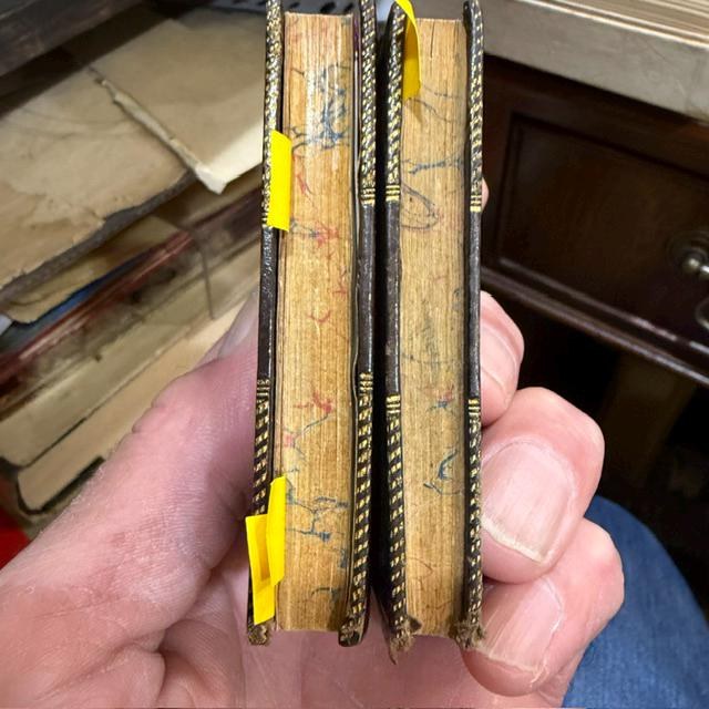 La Divina Commedia Di Dante; Dell' Inferno, Del Purgatorio, Del Paradiso in two small volumes, Italian language. — photograph 5.