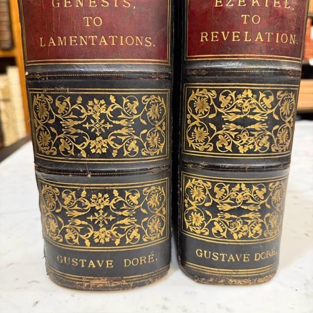The Holy Bible Containing the Old and New Testaments, According to the Authorised Version. With Illustrations by Gustave Dore. Two Volumes — photograph 8.