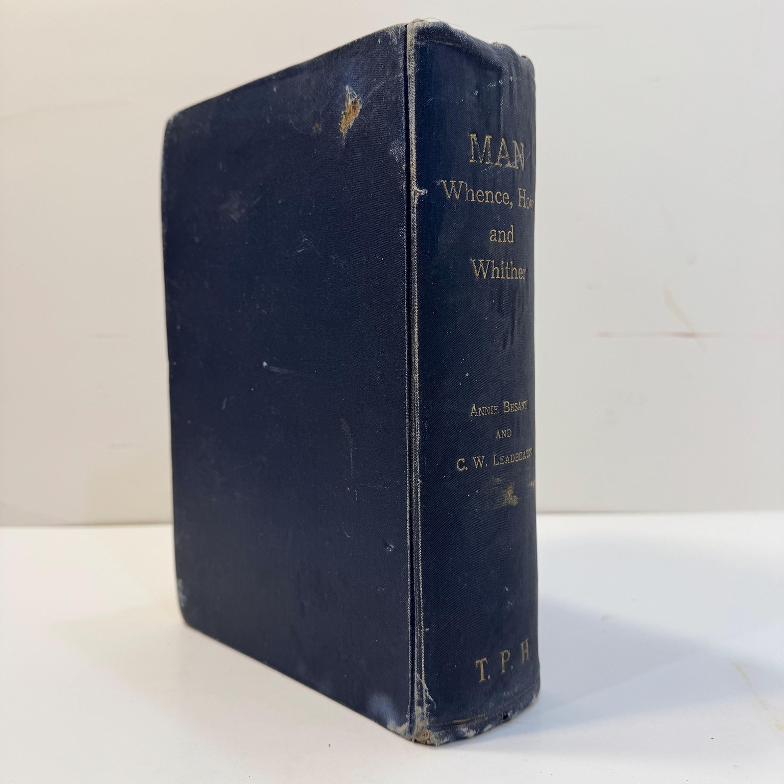 Man: Whence, How and Whither, A Record of Clairvoyant Investigation, First Eedition — photograph 2.