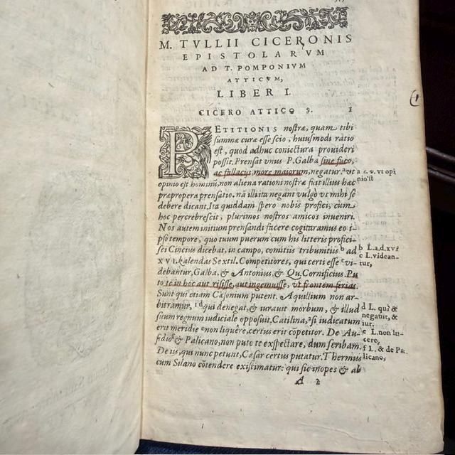 M. Tullii Ciceronis Epistolarum Ad Atticum, Libri XVI. Eiusdem Epistolarum Ad Q. Fratrem, Libri III. Incerti Auctoris Epistola Ad Octavium. Non Est Enim Ciceronis. T. Pomponii Attici Vita, Per Cornelium Nepotem. Ex Dionys. Lambini Emendatione. Translated: Marcus Tullius Cicero’s Letters to Atticus, in Sixteen Books; His Letters to His Brother Quintus, in Three Books; A Letter to Octavius by an Unknown Author, for It Is Not by Cicero; and The Life of Titus Pomponius Atticus, by Cornelius Nepos. From the Recension of Denis Lambin. — photograph 4.