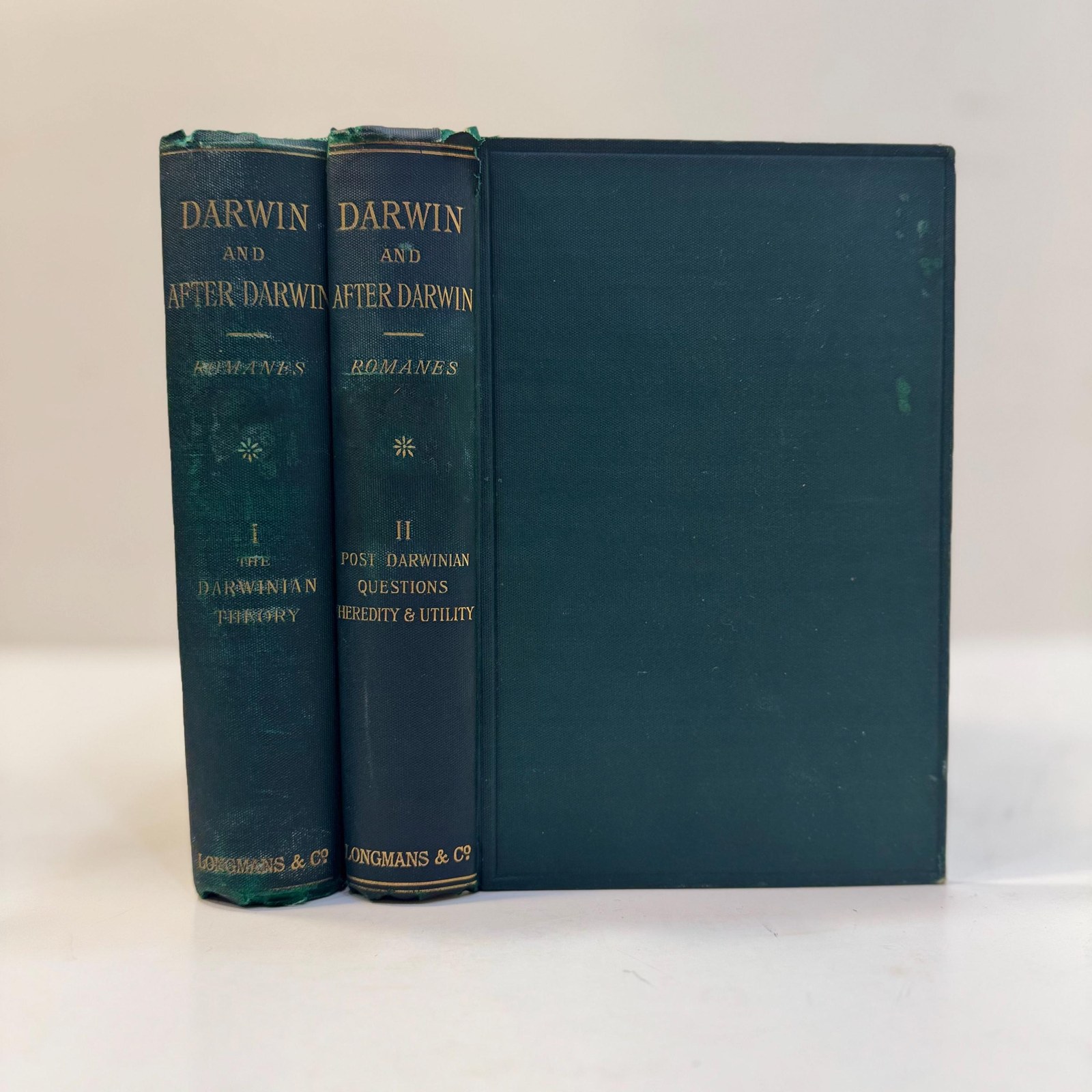 Darwin and After Darwin, An Exposition of The Darwinian Theory and a Discussion of Post-Darwinian Questions, Second Edition. — photograph 2.