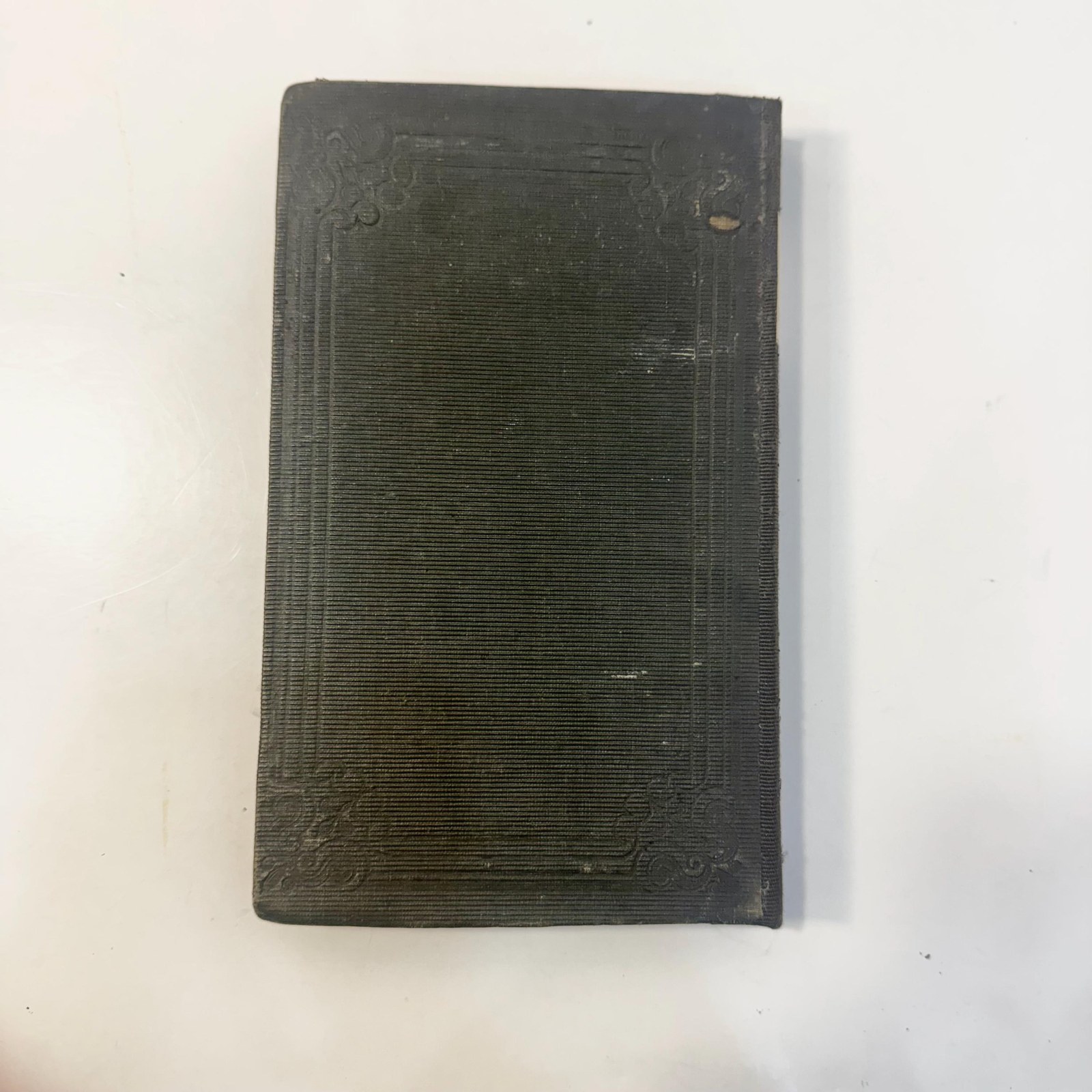 The Oracle of Health and Long Life: Containing Plain and Practical Instructions for The Preservation of Sound Health, and The Attainment of Vigorous Old Age. To Which are Added, Maxims for The Preservation of Health, and The Prevention of Disease; With The Philosophy of Domestic Medicine, A New Edition — photograph 3.