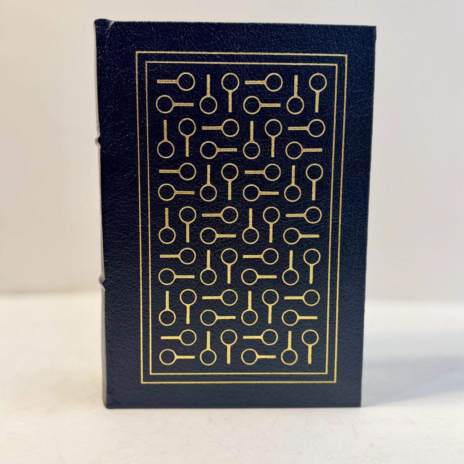 Adventures of Sherlock Holmes by A. Conan Doyle, 1981 — photograph 2.