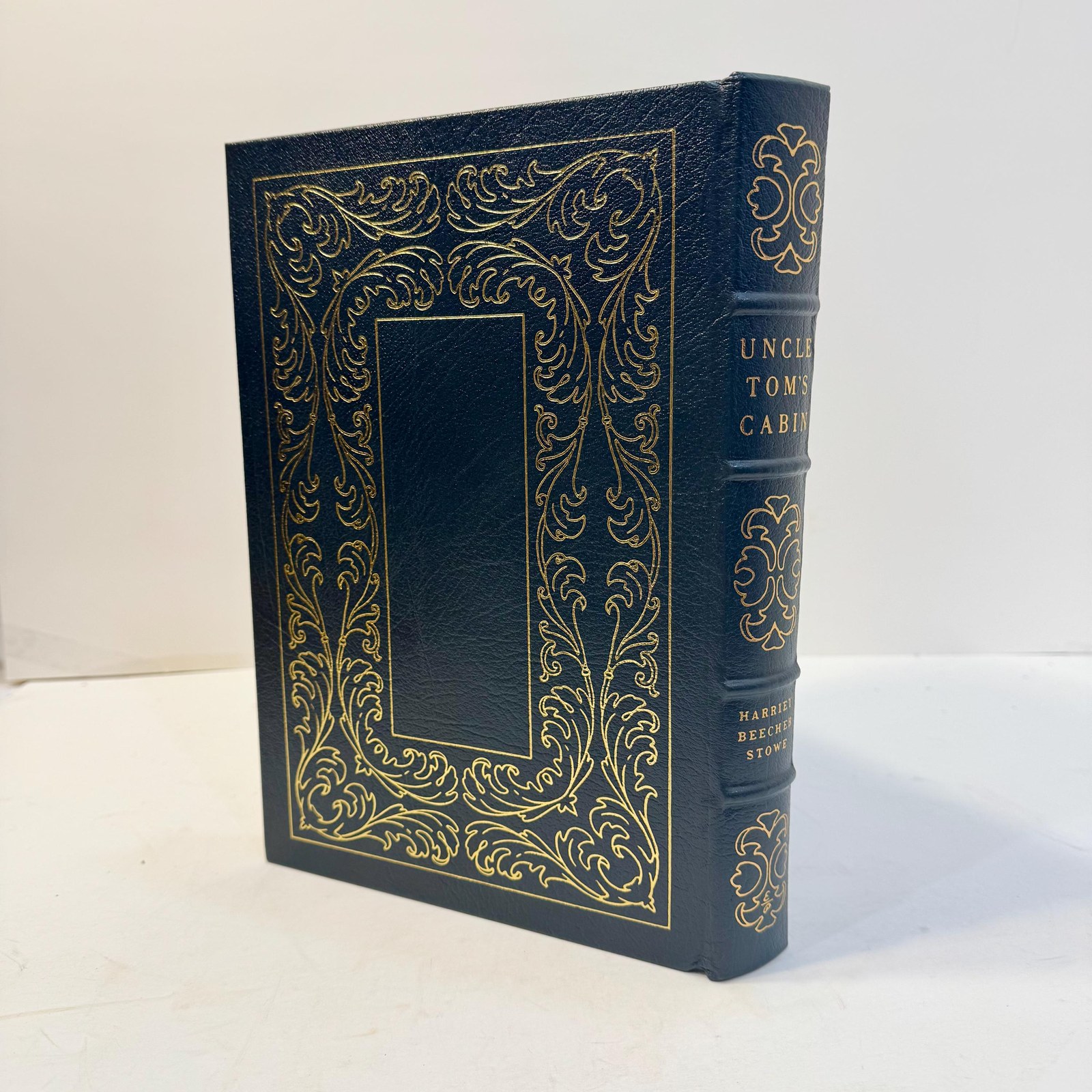 Uncle Tom's Cabin by Harriet Beecher Stowe, 1979 — photograph 3.