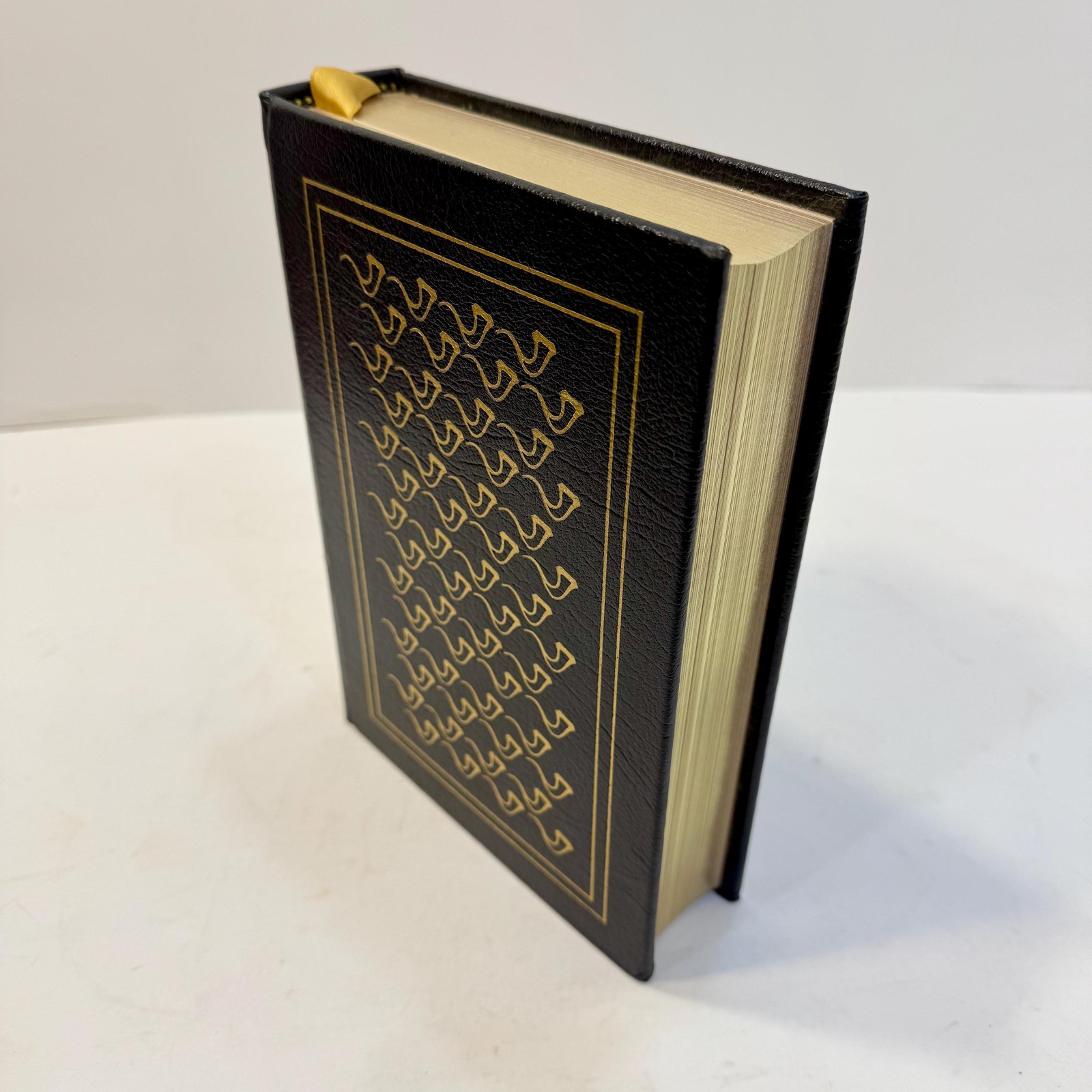 Final Adventures of Sherlock Holmes by Arthur Conan Doyle | Easton Press Edition, 1952 — photograph 4.