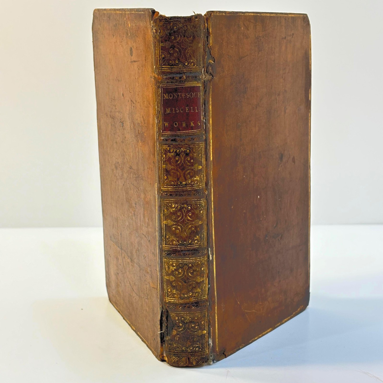 Miscellaneous pieces of M. de Secondat, Baron de Montesquieu. Translated From the new edition of his works in quarto printed at Paris. — photograph 2.