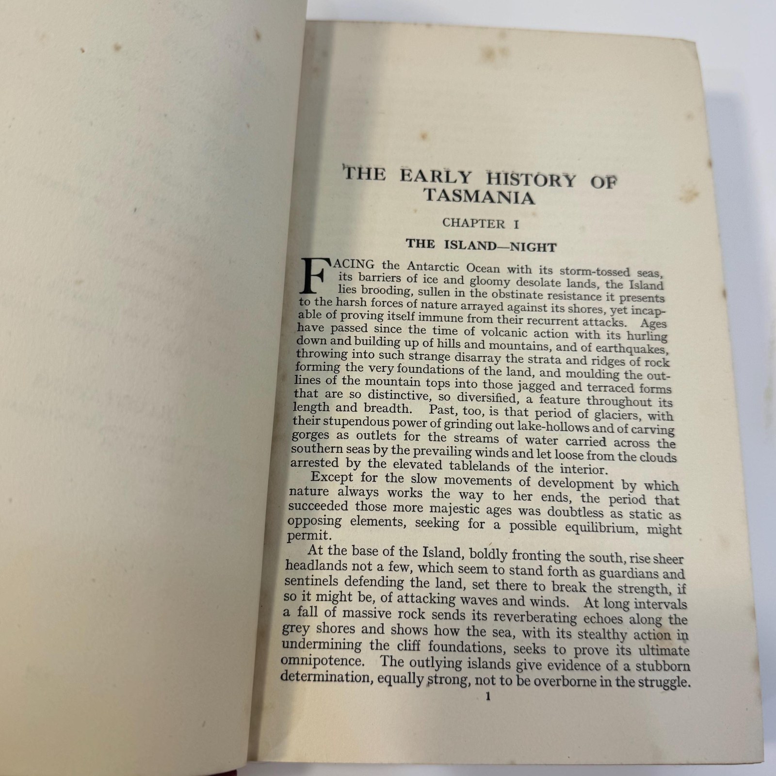 The Early History of Tasmania, The Geographical Era 1642-1804 With Three Plates and Twelve Charts by R.W. Giblin, 1928 | First Edition — photograph 9.