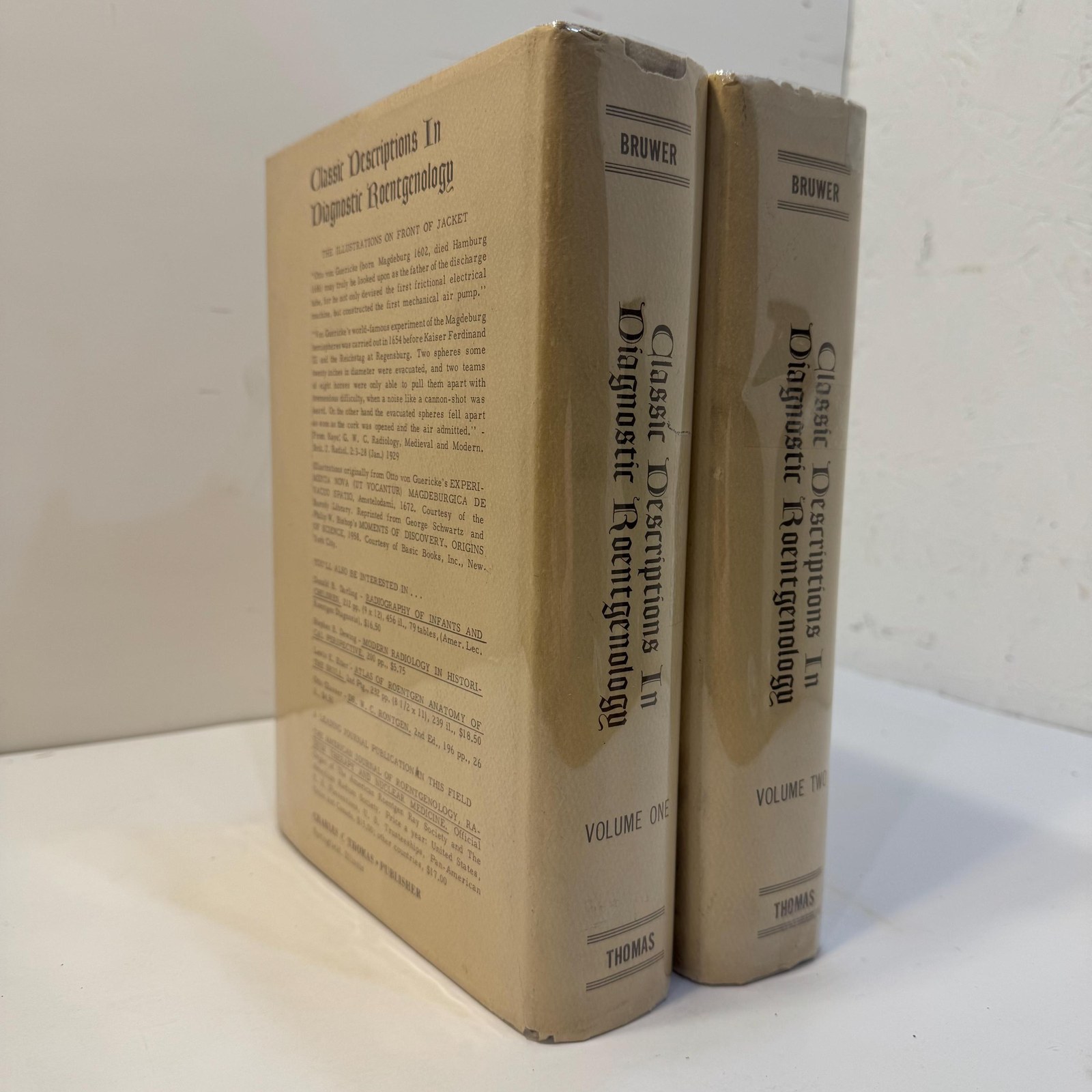 Classic Descriptions in Diagnostic Roentgenology by Andre J. Bruwer, 1964 | Two Volumes — photograph 5.
