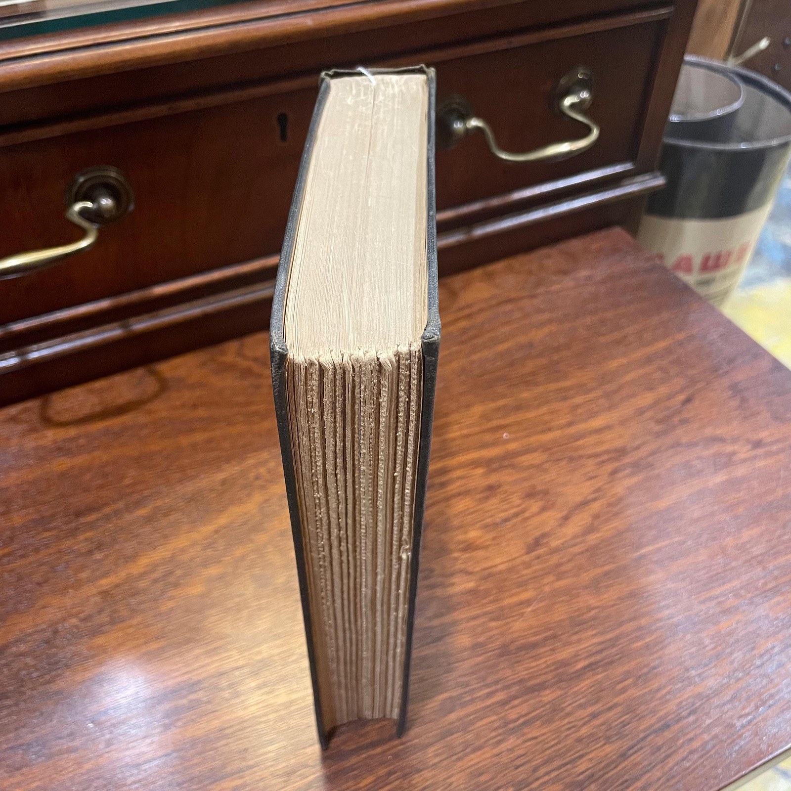 Farewell to Arms. First Edition, First Printing — photograph 6.