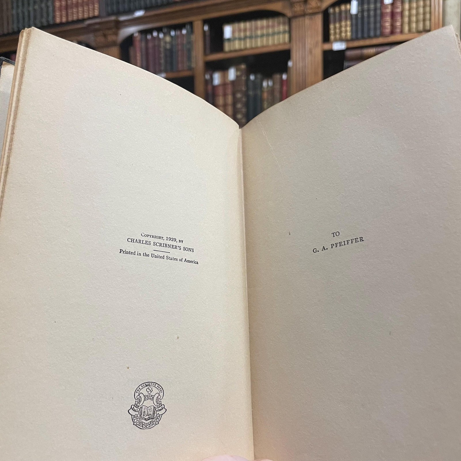 Farewell to Arms. First Edition, First Printing — photograph 7.