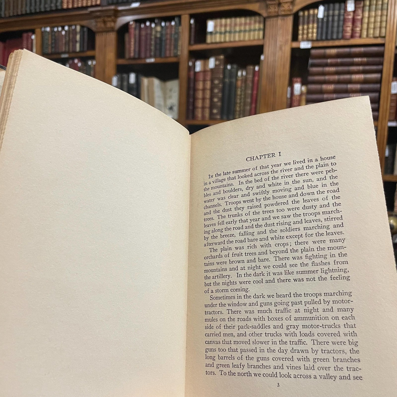 Farewell to Arms. First Edition, First Printing — photograph 8.