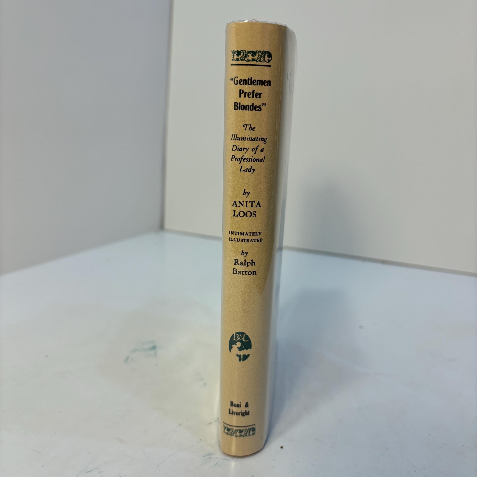 Gentlemen Prefer Blondes : The Illuminating Diary of a Professional Lady : by Anited Loos : Intimately Illustrated by Ralph Barton — photograph 6.
