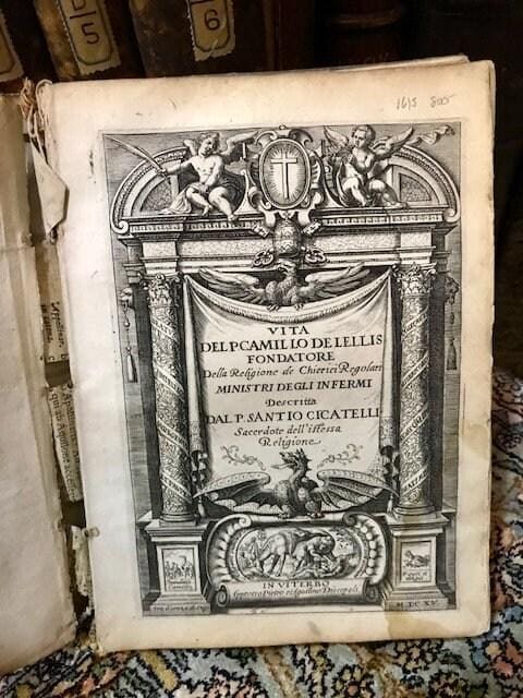 Vita del P. Camillo de Lellis fondatore della Theologye de Chierici Regolari ministri degli infermi descritta dal P. Santio Cicatelli sacerdote dell'istessa Theologyevita Delp camillo de Lellis Fondatore Della Theologye de Chierici Regolari Ministri Degli InfermireTRANSLATION: Life of the founder. Camillo de Lellis founder of the Cherica Theology Regular ministers of the infirmities desccompartmented by the founder. Santio Cicatelli priest of the faithful, Delp camillo de Lellis Founder of the Theology of Chierici Regular Nurses — photograph 6.