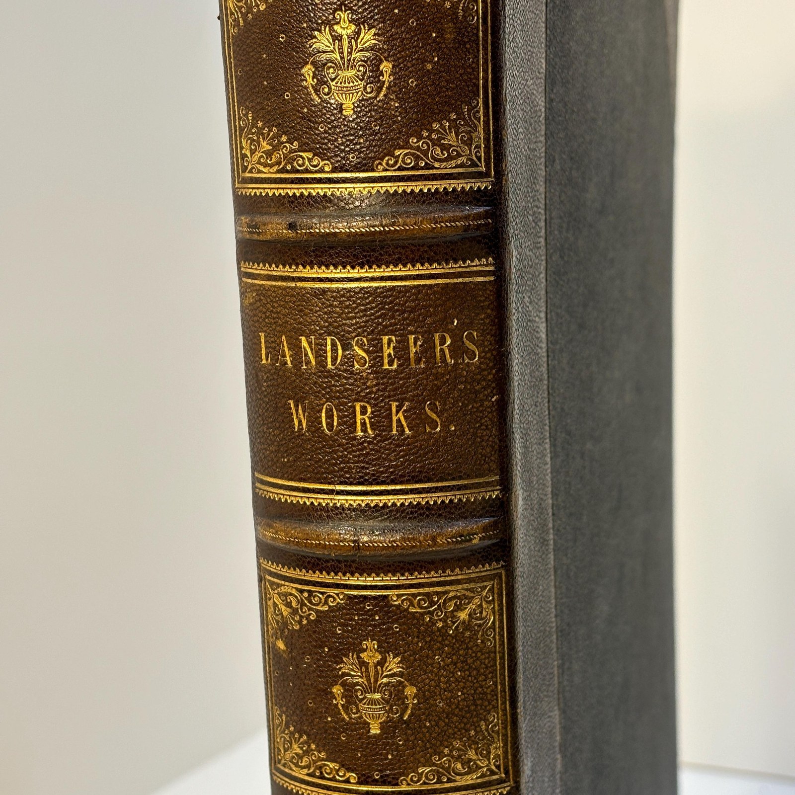 Landseer's Works Comprising Forty-Four Steel Engravings and about 200 Woodcuts From sketches in the collection of Her Majesty the Queen and other sources — photograph 4.