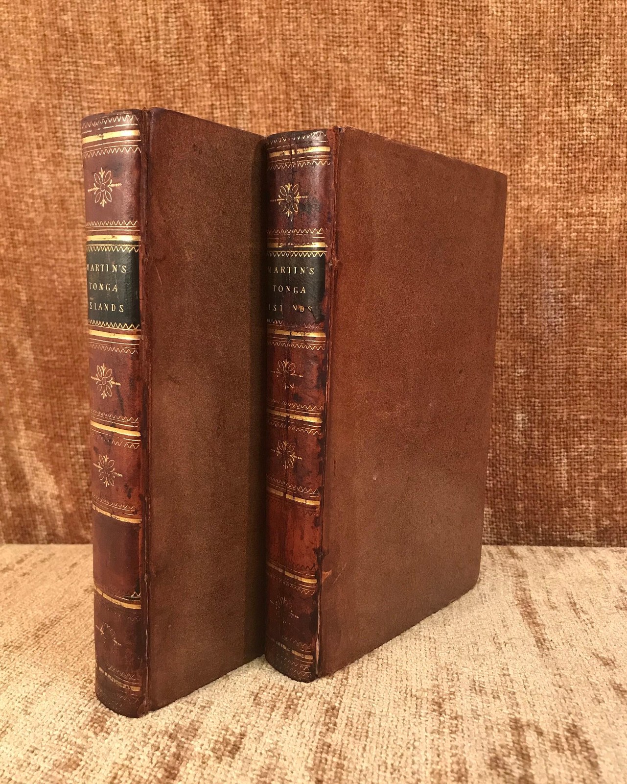 An account of the natives of the Tonga Islands, in the South Pacific Ocean. With an original grammar and vocabulary of their language. Second edition, with additions. — photograph 3.