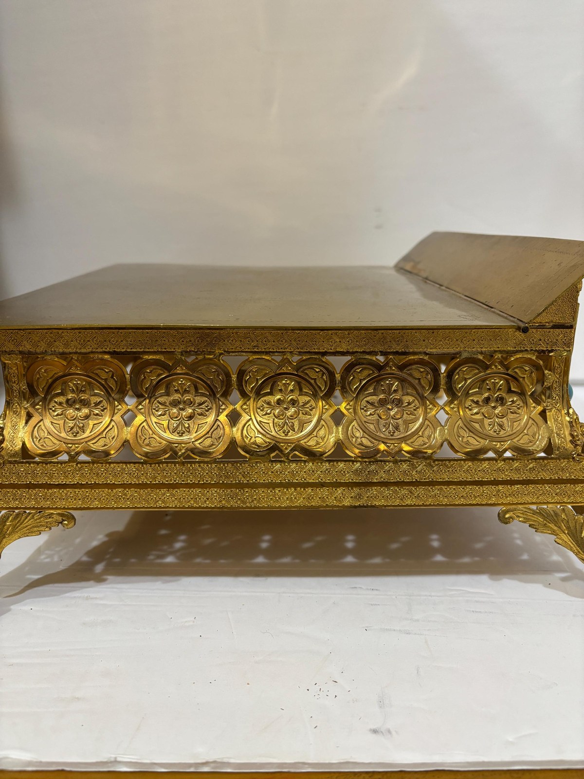 Orthodox ceremonial tabletop adjustable bookstand with semi-precious stones — photograph 8.