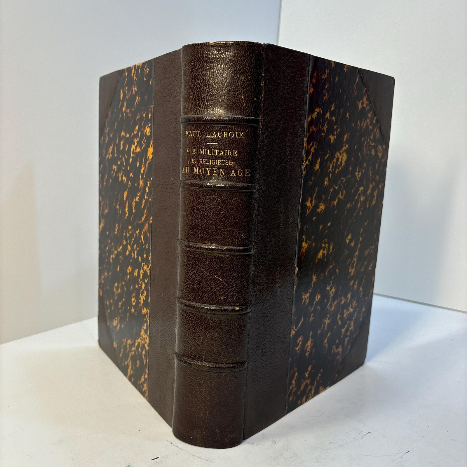 Vie Militaire et Religieuse au Moyen Age it a L'Epoque de La Renaissance GOOGLE TRANSLATION: Military and Religious Life during the Middle Ages and during the Renaissance period — photograph 9.