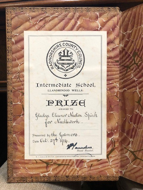 Needlework For Student Teachers Intended for The Use Of Teachers and Students of all Grades. Ninth Edition. Prize Binding. — photograph 7.