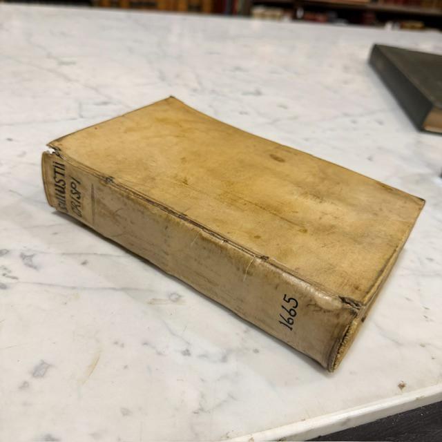 C. Sallustii Crispi Quae Extant Ex Recensione J.F. Gronoii Cum Variorum Observationibus Ab Ant. Thysio Collectis. Translated from Latin" The Works of C. Sallustius Crispus that Exist, From the Edition of J.F. Gronovius, With Various Observations Collected by Antonius Thysius" — photograph 9.