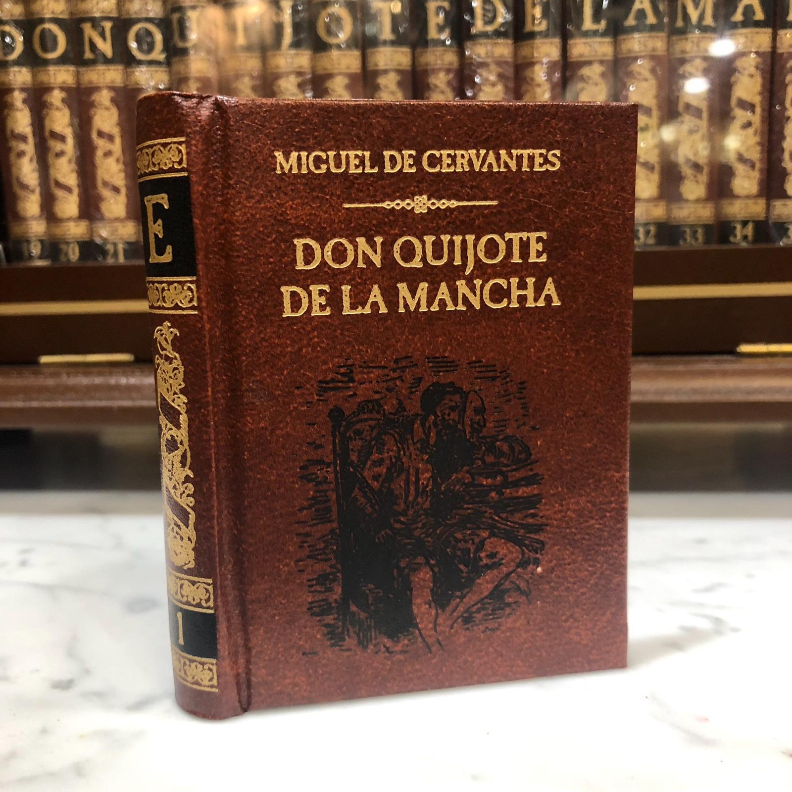 El Ingenioso Hidalgo Don Quijote de la Mancha in pressed wood display case — photograph 2.
