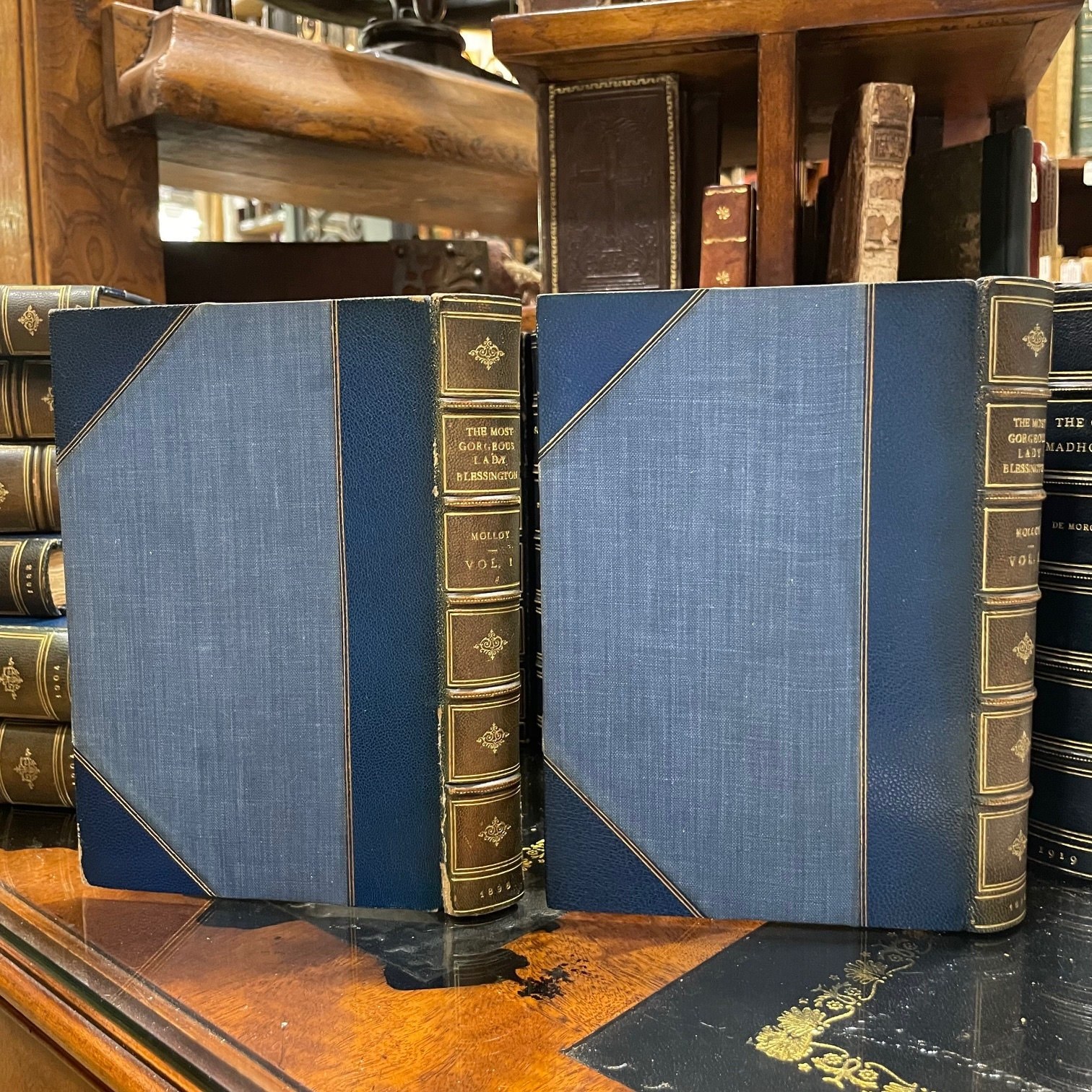 The Most Gorgeous Lady Blessington. In Two Volumes — photograph 3.