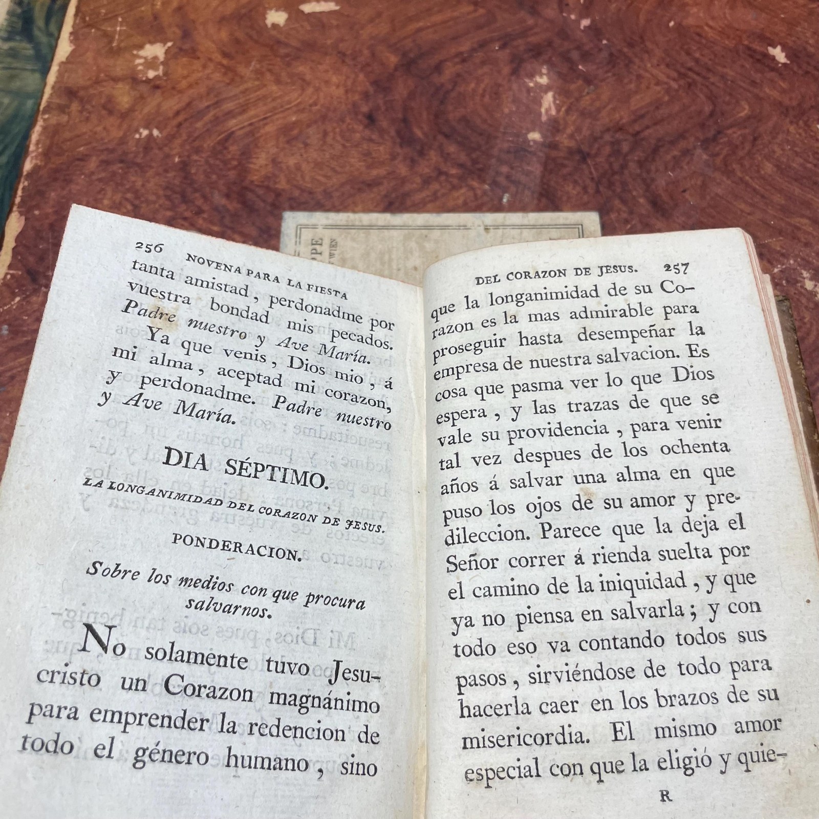 Entretenimientos Del Corzan Devoto Con El Santisimo Corazon De Jesus. Translated from Spanish: Entertainments of the Devout Heart with the Most Sacred Heart of Jesus — photograph 5.