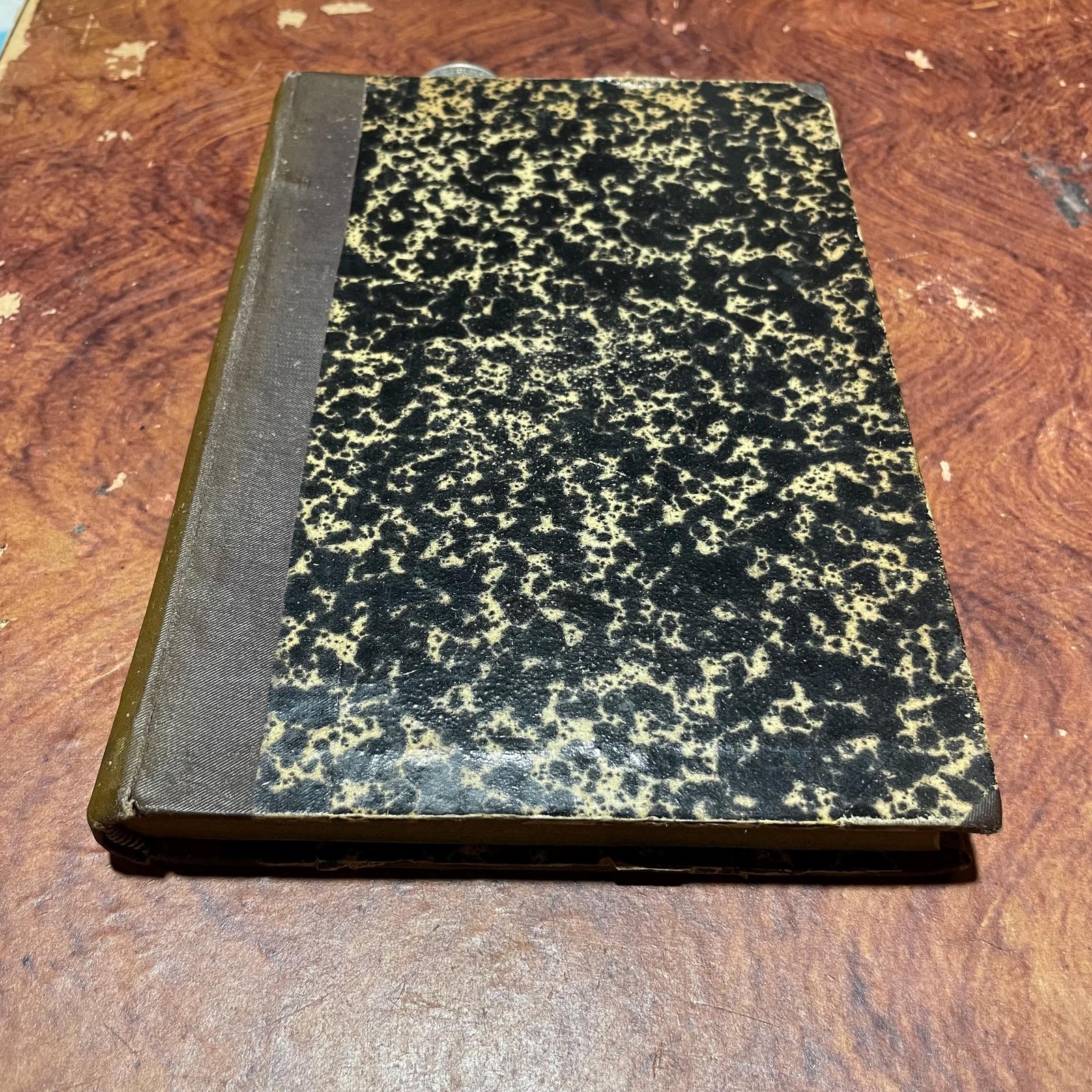 Coronas Epicas En Loor De D. Alvaro de Bazan, Marques de Santa Cruz. Los Poemas De Gasper Garcia De Alarcon Y Baltasar Del Hierro, Reimpresos Y Anotados Por D. Eduardo De Navascues. Translated from Spanish: Epic Crowns in Praise of D. Álvaro de Bazán, Marquis of Santa Cruz. The Poems of Gaspar García de Alarcón and Baltasar del Hierro, Reprinted and Annotated by D. Eduardo de Navasqüés. — photograph 4.