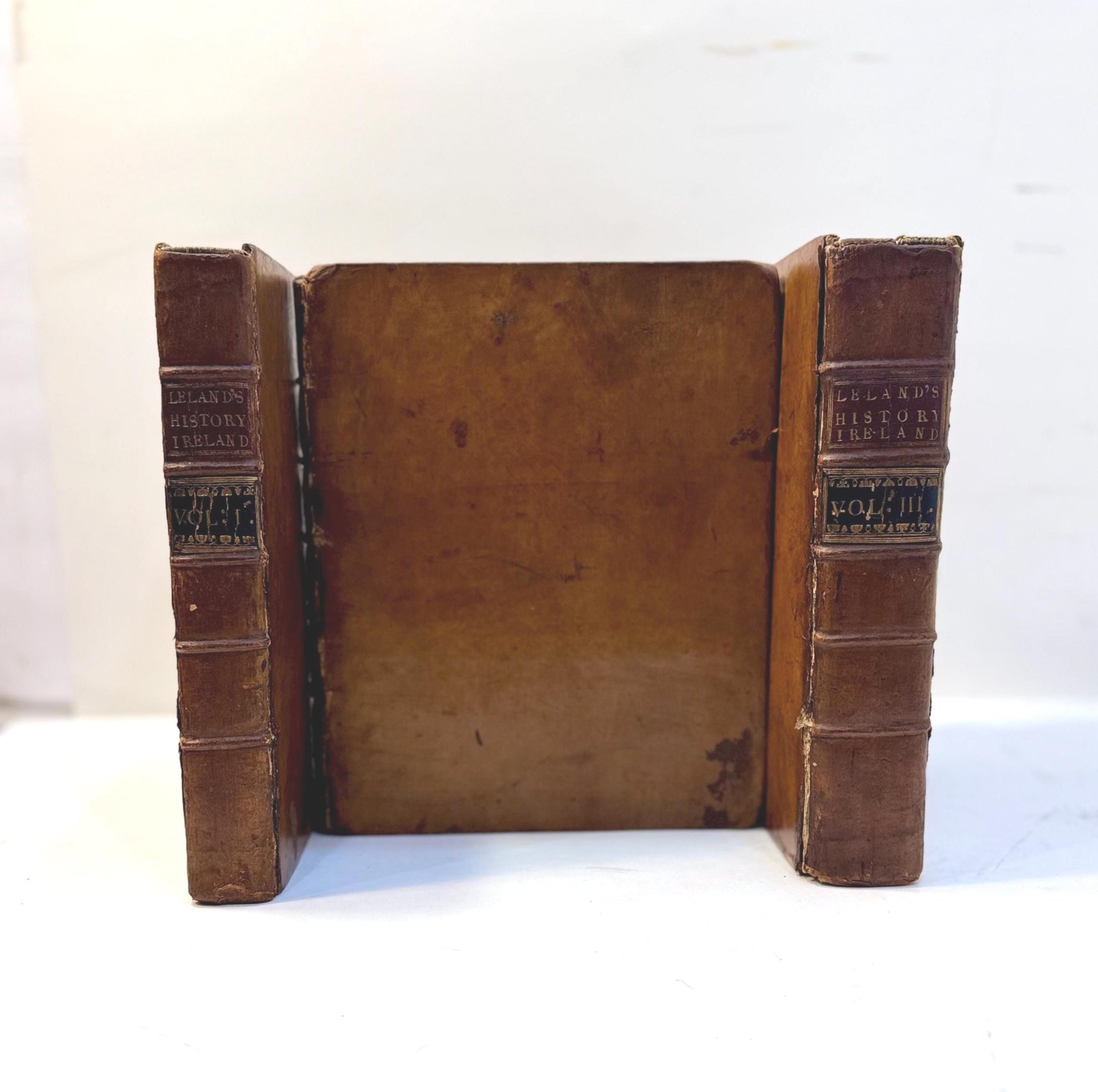 The History of Ireland From the Invasion of Henry II. With a Preliminary Discourse on The Ancient State of That Kingdom. 3 volumes. — photograph 2.