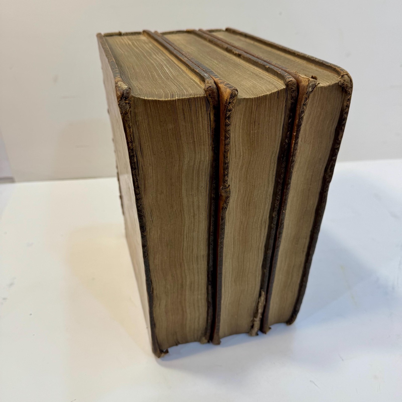 The History of Ireland From the Invasion of Henry II. With a Preliminary Discourse on The Ancient State of That Kingdom. 3 volumes. — photograph 7.