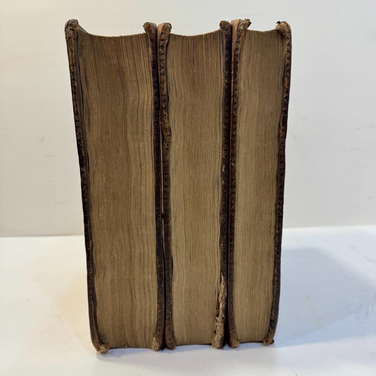 The History of Ireland From the Invasion of Henry II. With a Preliminary Discourse on The Ancient State of That Kingdom. 3 volumes. — photograph 8.
