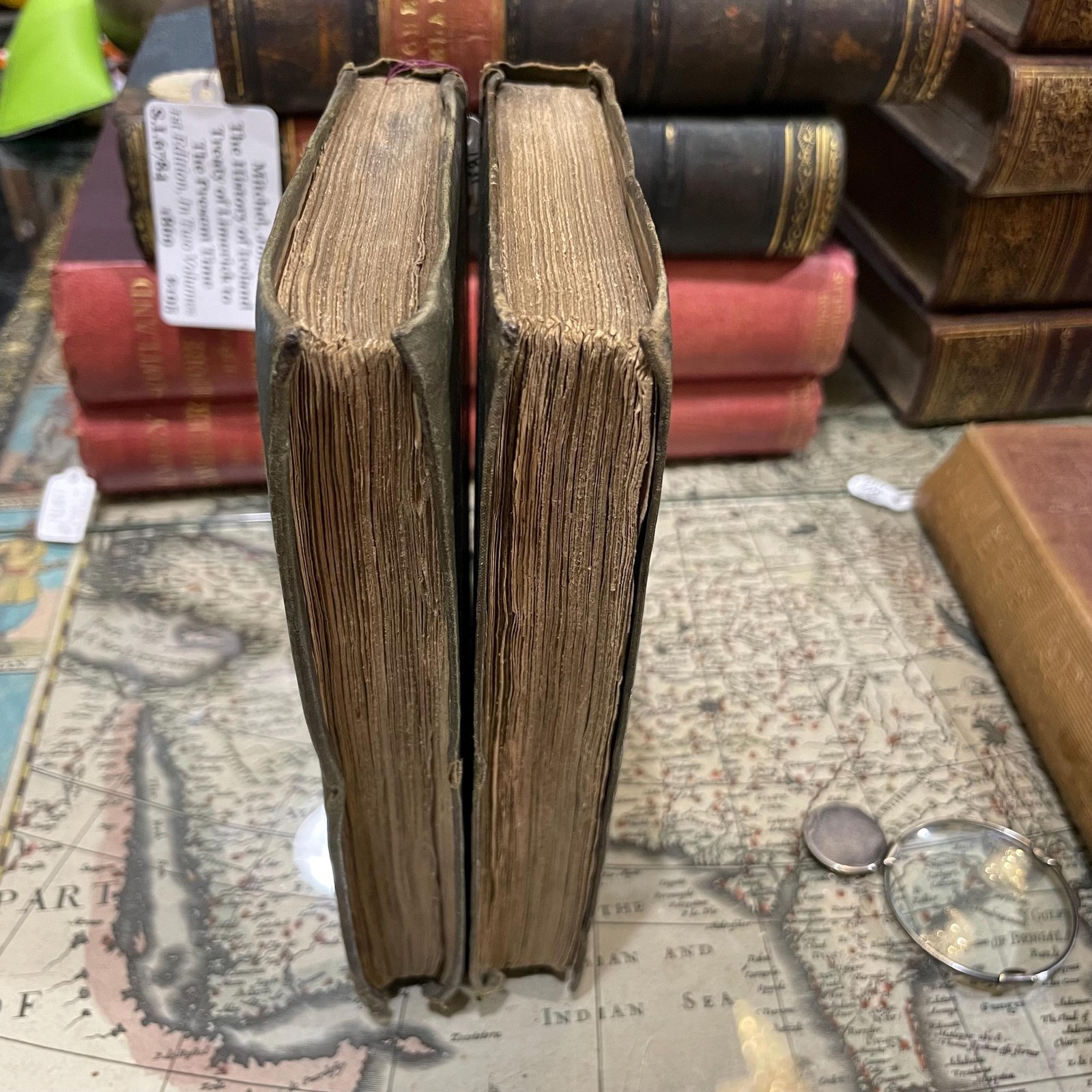 History of The Civil Wars of Ireland, From the Anglo-Norman Invasion, till The Union of The Country With Great Britain. In Two Volumes. — photograph 2.