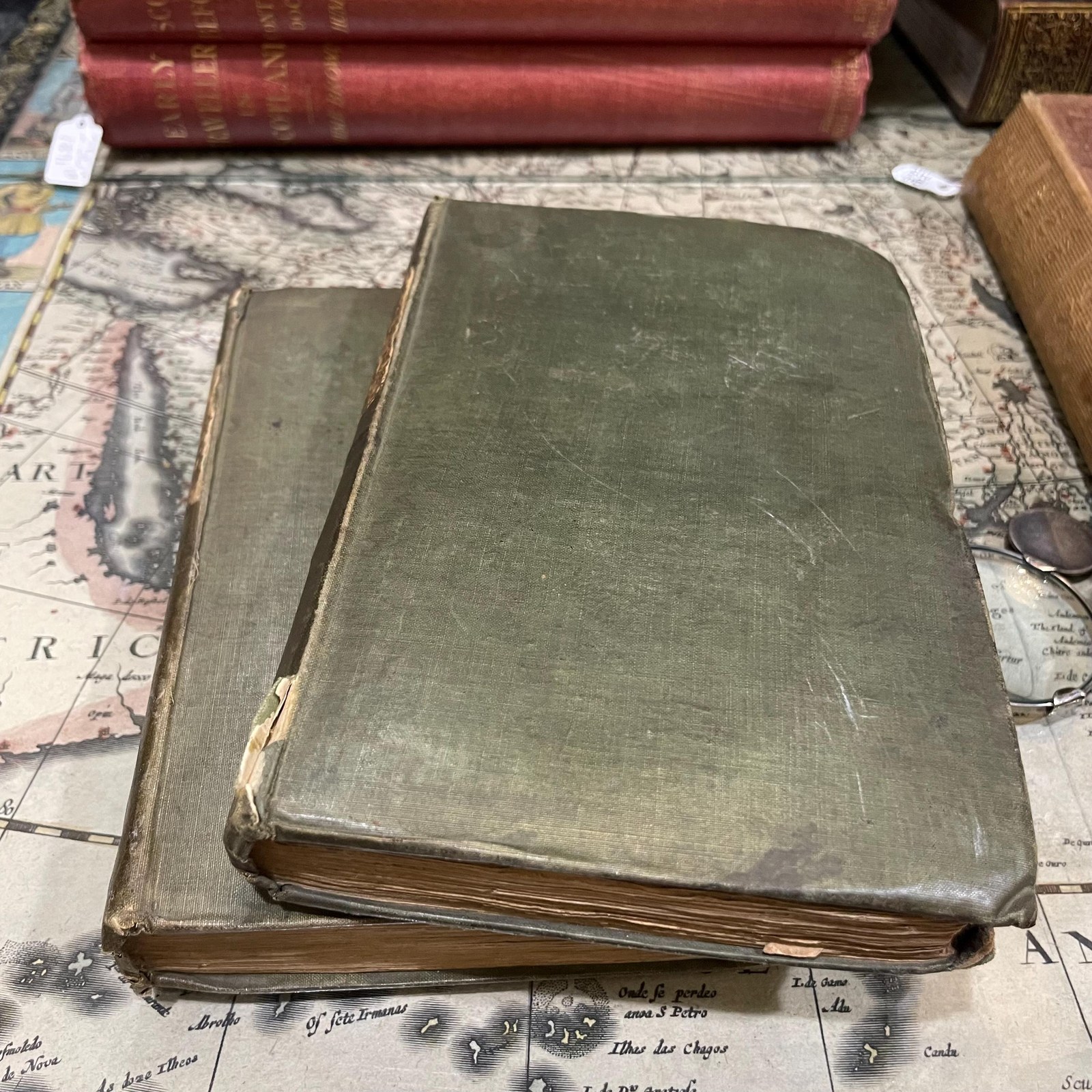 History of The Civil Wars of Ireland, From the Anglo-Norman Invasion, till The Union of The Country With Great Britain. In Two Volumes. — photograph 3.
