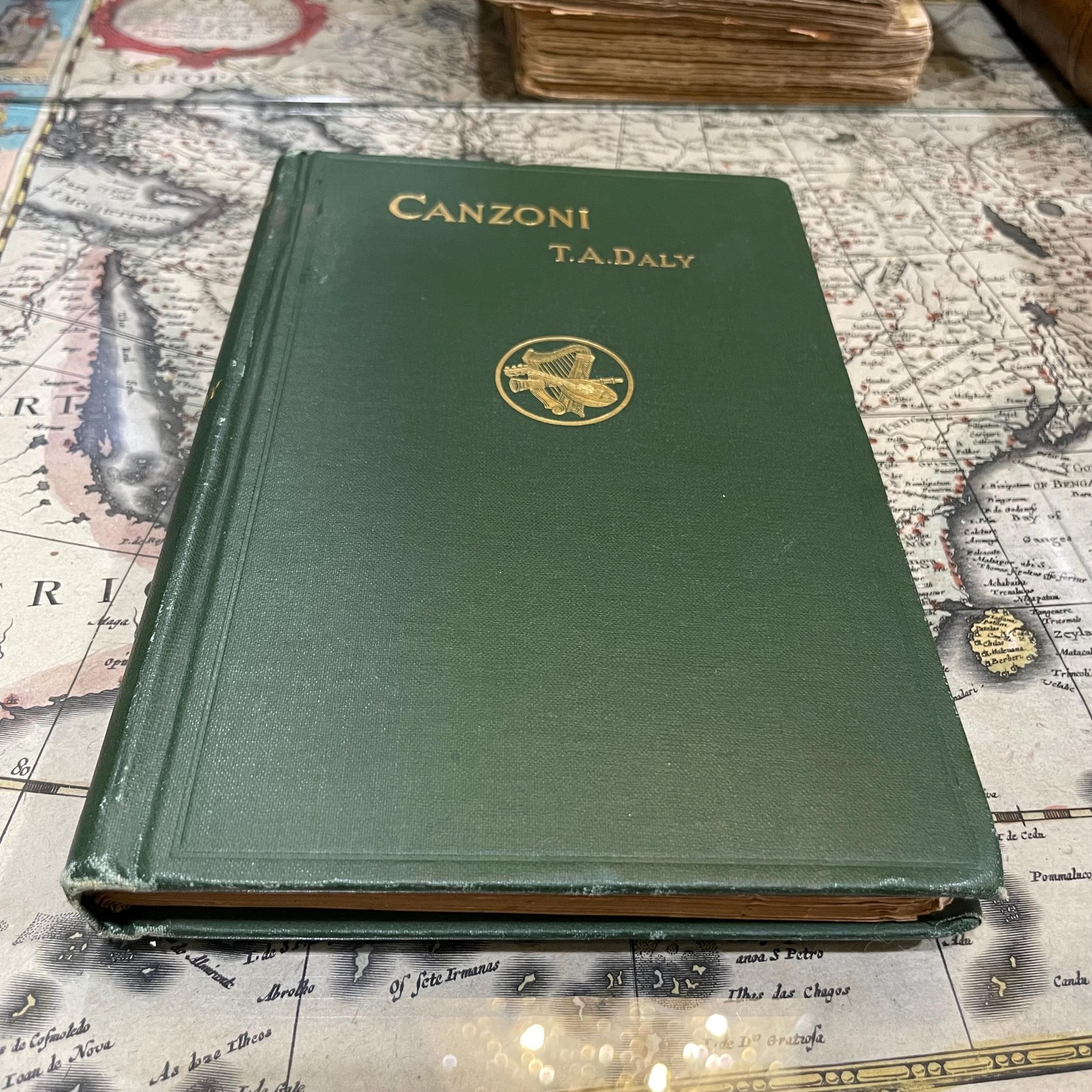 Canzoni. Pictures by John Sloan — photograph 2.