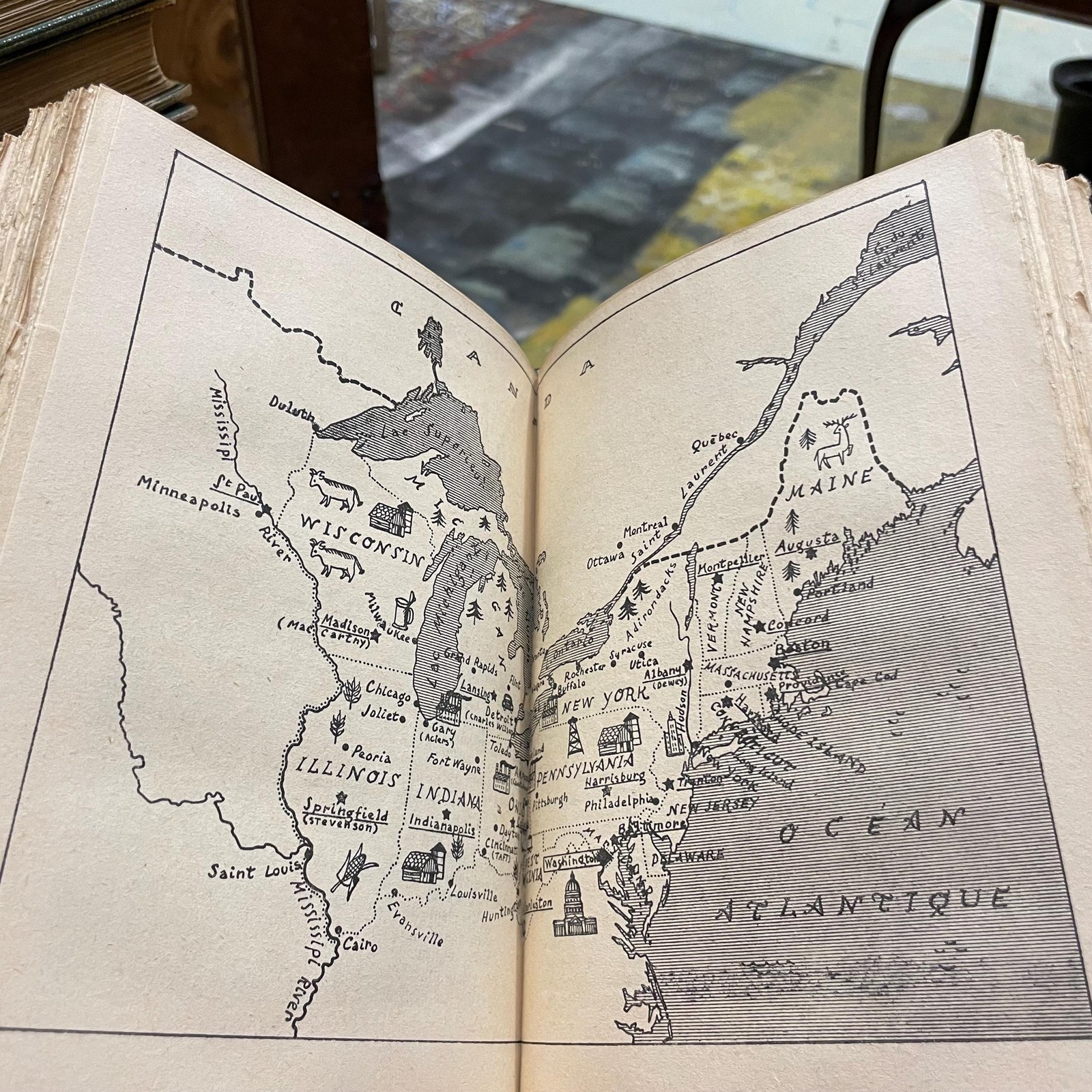 Les Quarante-Huit Ameriques Avec 4 cartes dans le texte. Translated from French: The Forty-Eight Americas With 4 maps in the text — photograph 10.