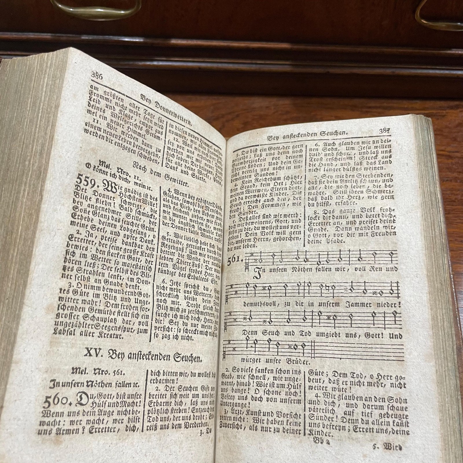 GESANGBUCH ZUM GOTTESDIENSTLICHEN GEBRAUCHE DER REFORMIRTEN GEMEINDEN IN KURPFALZ. Translated from German: Hymnal for the Liturgical Use of the Reformed Congregations in the Electoral Palatinate (Germany). Church Hymnal — photograph 8.