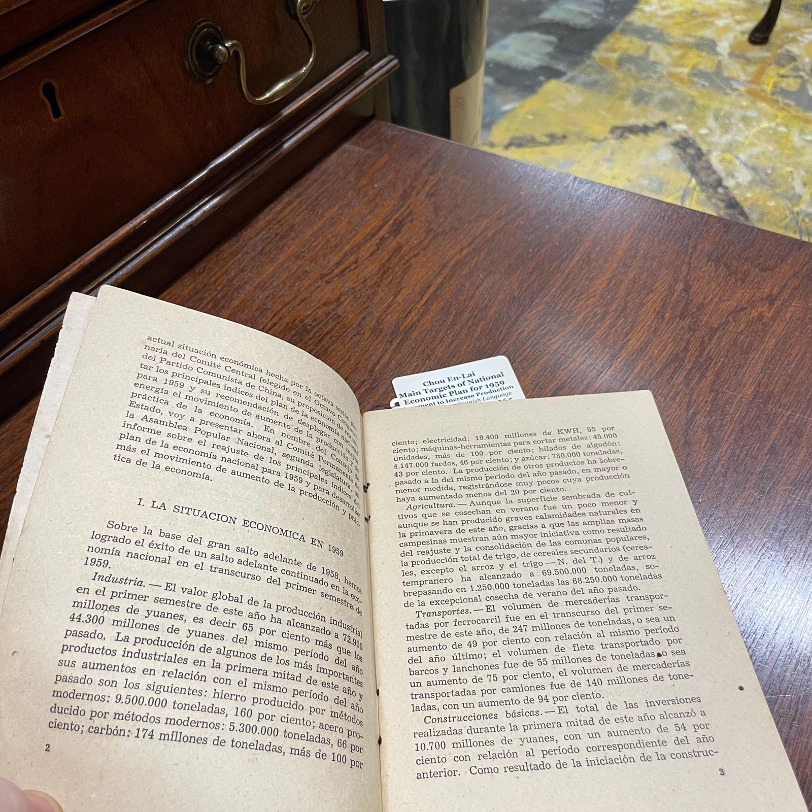 Chou En-Lai. Informe Sobre El Reajuste De Los Principales Indices Del Plan De La Economia Nacional Para 1959 Y Sobre El Desarrollo Mas Vigoroso Del Movimiento Para Aumentar La Produccion Y Practicar La Economia. Rendido el 26 de agosto de 1959 ante la quinta sesion del Comite Permanente de la Asamblea Popular Nacional, segunda legislature. Translated from Spanish: Report on the Adjustment of the Main Targets of the National Economic Plan for 1959 and on the More Vigorous Development of the Movement to Increase Production and Practice Economy. Delivered on August 26, 1959, before the Fifth Session of the Standing Committee of the National People's Congress, Second Legislature. — photograph 7.