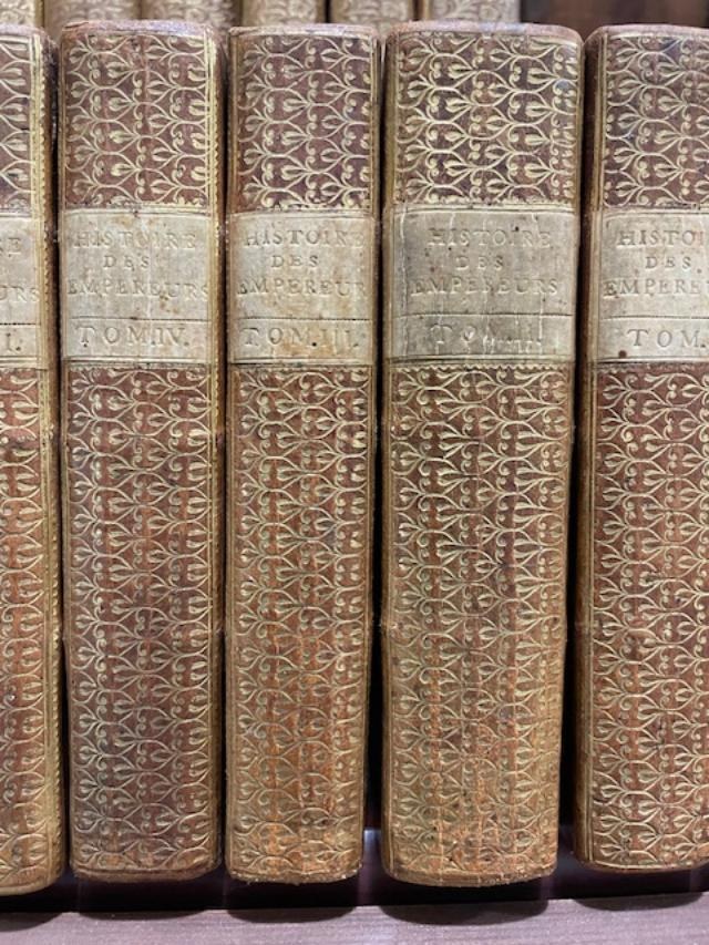 Histoire des empereurs romains, depuis Auguste jusqu'à Constantin Par Mr. Crevier, Professeur Émérite de Rhétorique au Collège de Beauvais. Tome premier. Translated: History of the Roman Emperors, From Augustus to Constantine By Mr. Crevier, Emeritus Professor of Rhetoric at the College of Beauvais. Volume One. — photograph 3.
