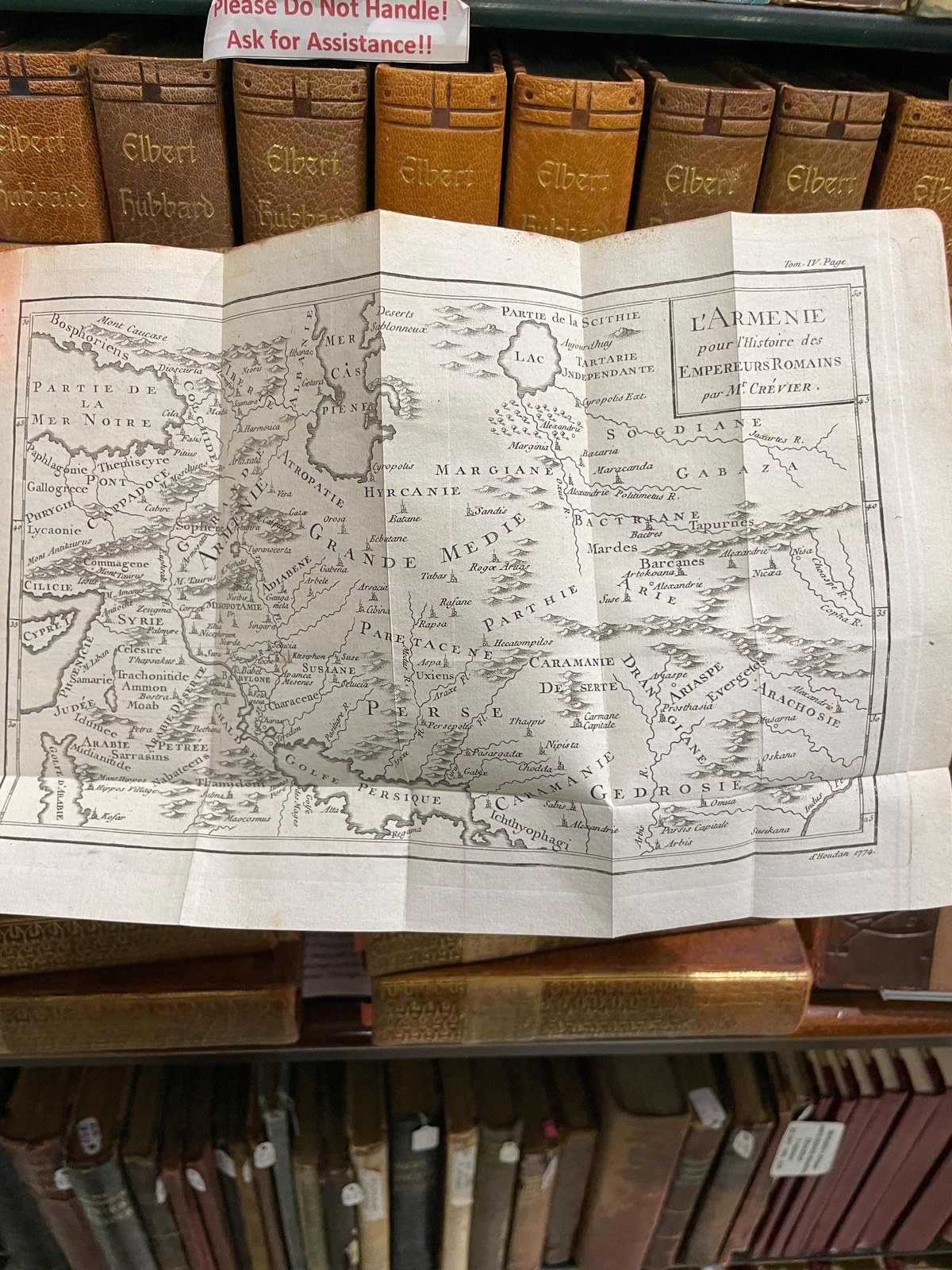 Histoire des empereurs romains, depuis Auguste jusqu'à Constantin Par Mr. Crevier, Professeur Émérite de Rhétorique au Collège de Beauvais. Tome premier. Translated: History of the Roman Emperors, From Augustus to Constantine By Mr. Crevier, Emeritus Professor of Rhetoric at the College of Beauvais. Volume One. — photograph 7.