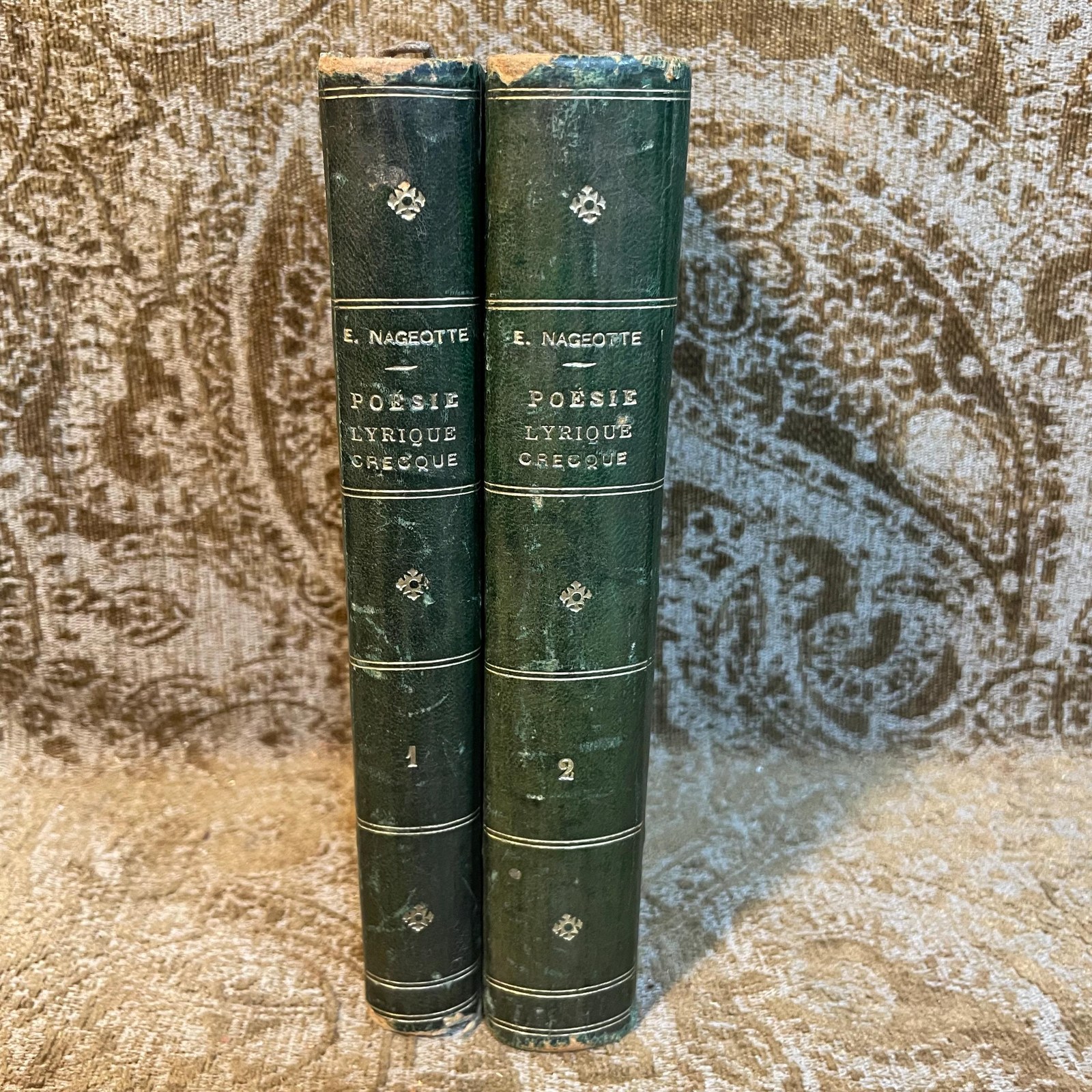 Histoire De La Poésie Lyrique Grecque Par E. Nageotte Professeur De Littérature Ancienne À La Faculté Des Lettres De Besançon. Translated: History Of Greek Lyric Poetry By E. Nageotte Professor Of Ancient Literature At The Faculty Of Letters Of Besançon. (2 volumes) — photograph 2.