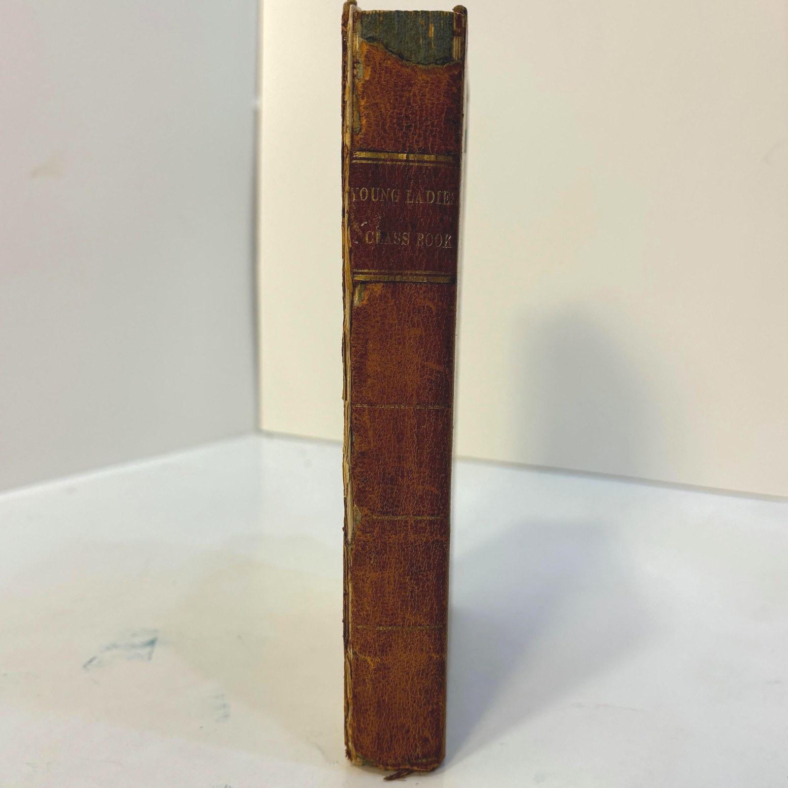The Young Ladies' Class Book; A Selection of Lessons For Reading, in Prose and Verse. Twenty-Third Stereotype Edition — photograph 3.