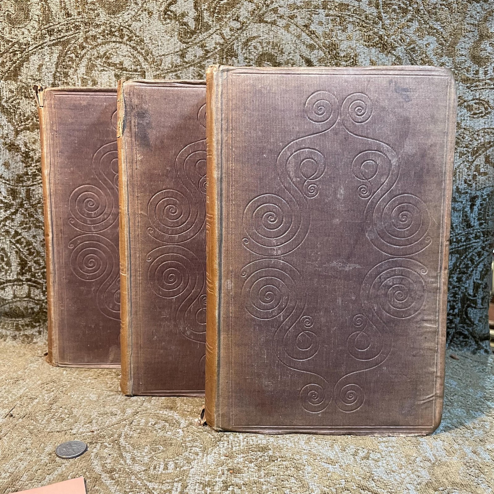 The Every-day Book and Table Book; Or, Everlasting Calendar of Popular Amusements, Sports, Pastimes, Ceremonies, Manners, Custome, and Events, Incident to Each of The Three Hundred and Sixty-Five Days, in Past and Opresent Times; Forming a Complete History of The Year, Months, and Seasons, and a Perpetual Key to The Almanac; Including Accounts of The Weather, Rules for Health and Conduct, Remarkable and Important Anecdotes, Facts, and Notices, In Chronology, Antiquities, Topography, Biography, Natural History, Art, Science, and General Literature; Derived from The Most Authentic Sources, and Valuable Original Communications, With Poetical Elucidations, For Daily Use and Diversion. ..With Four Hundred and Thrity-Six Engravings. In Three Volumes — photograph 2.