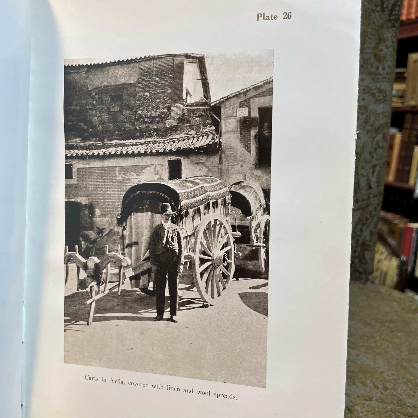 Popular Weaving and Embroidery in Spain… With One Hundred and Seventy-Five Illustrations Made Expressly for and by The Author. — photograph 5.