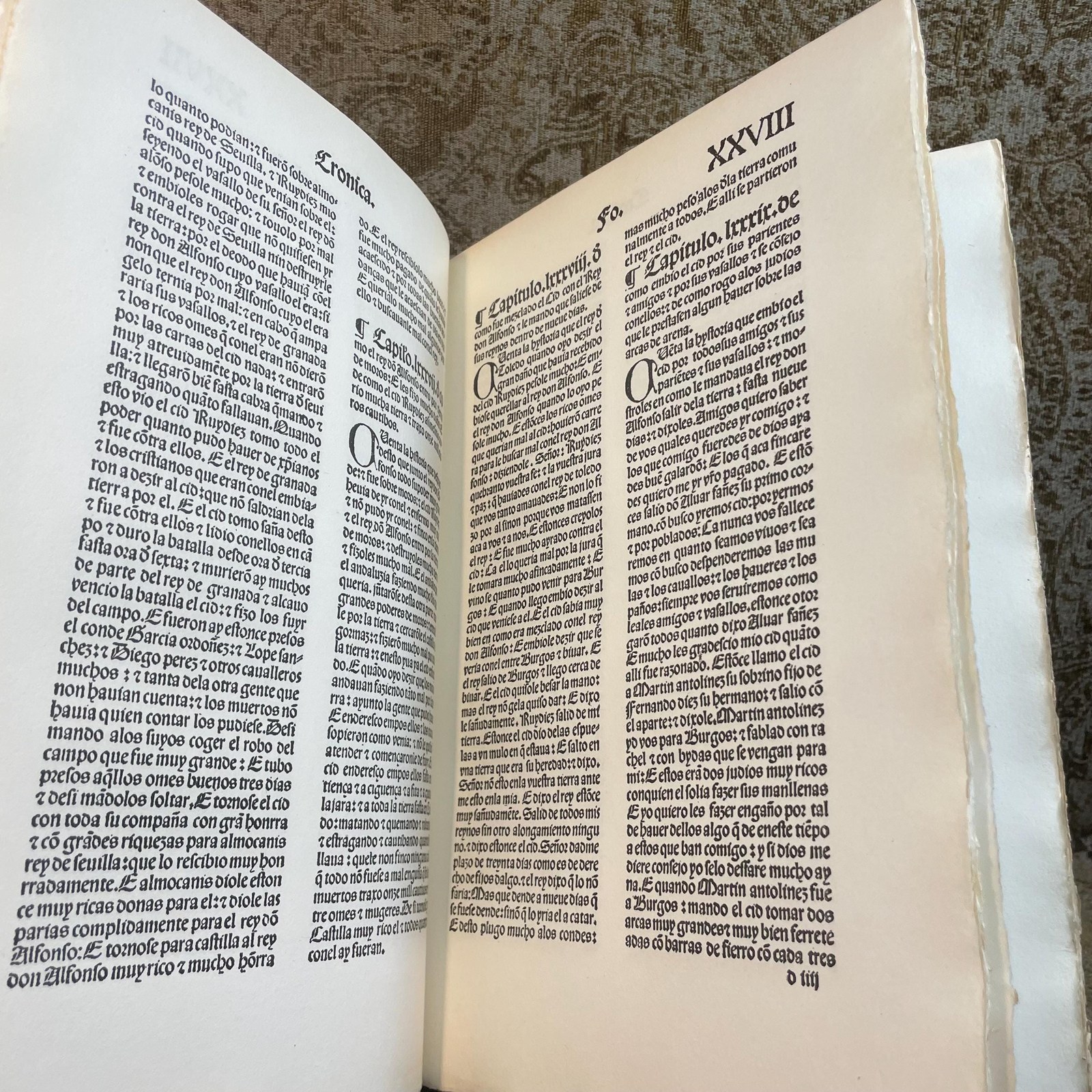 Crónica del famoso caballero Ruy Díaz Campeador. Translated: Chronicle of the Famous Knight Ruy Díaz (El Cid) the Champion. Limited Edition Facsimile. — photograph 6.