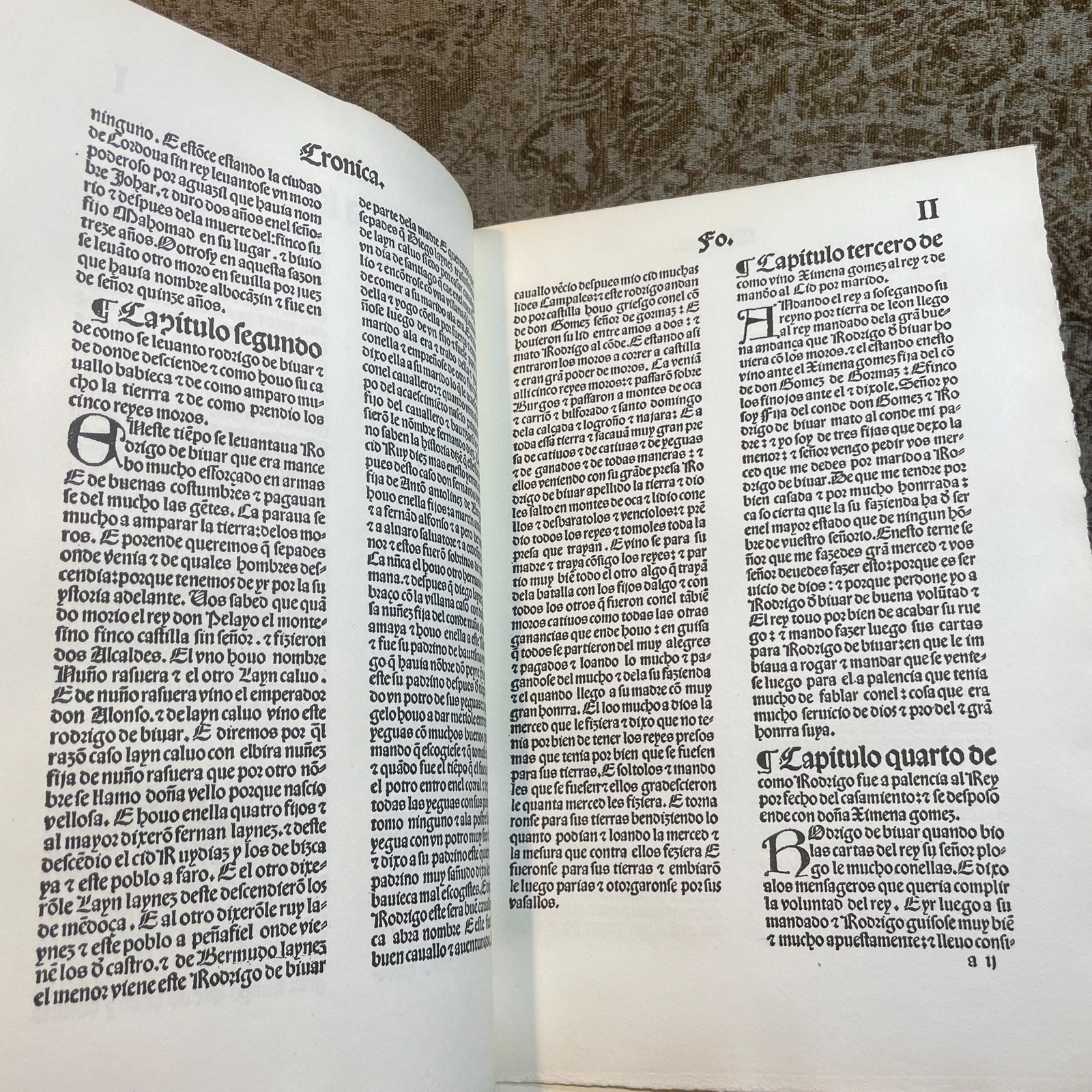 Crónica del famoso caballero Ruy Díaz Campeador. Translated: Chronicle of the Famous Knight Ruy Díaz (El Cid) the Champion. Limited Edition Facsimile. — photograph 9.