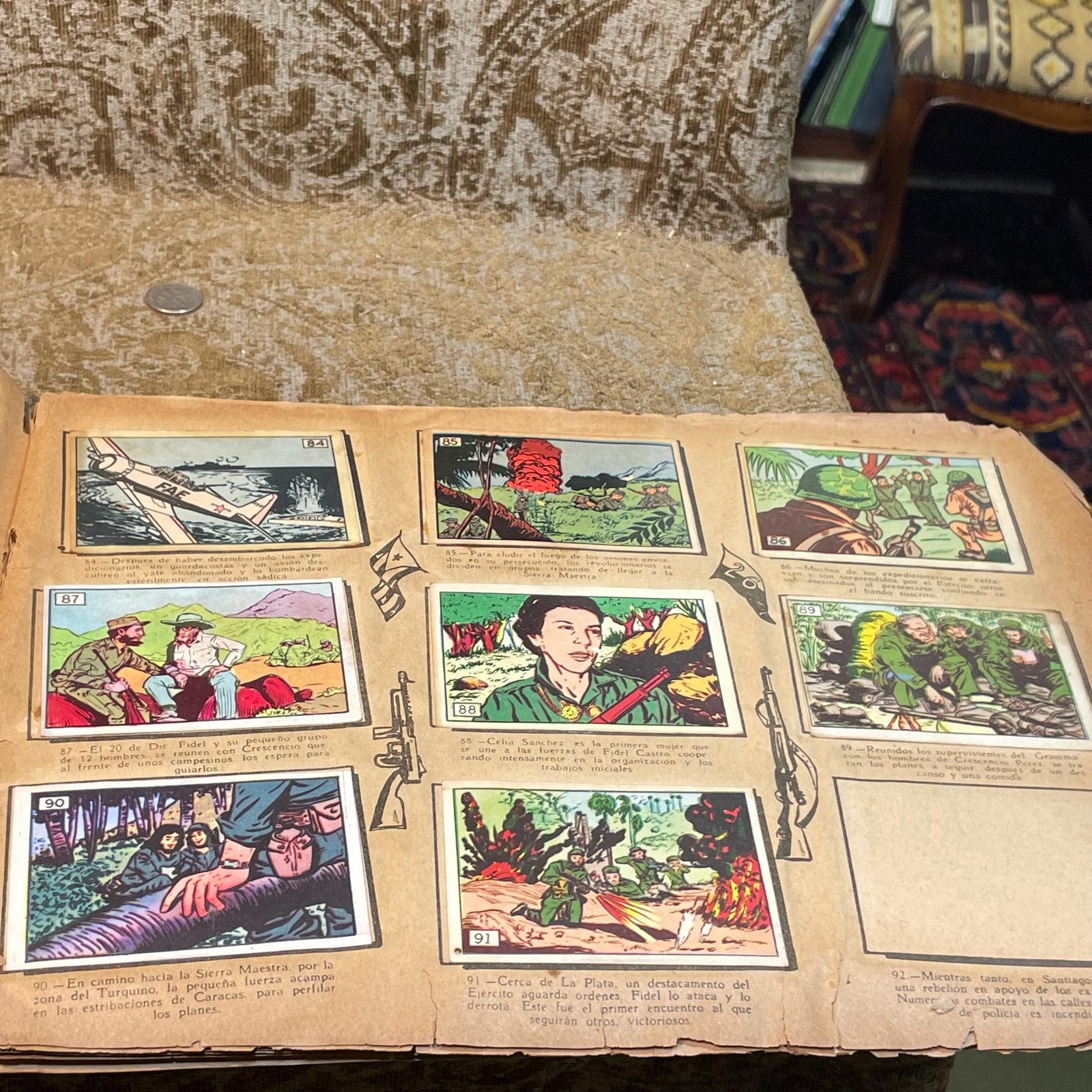 Coleccione En Este Album Las Postales De La Revolucion Cubana. Translated: Collect in this album the postcards of the Cuban Revolution. — photograph 7.